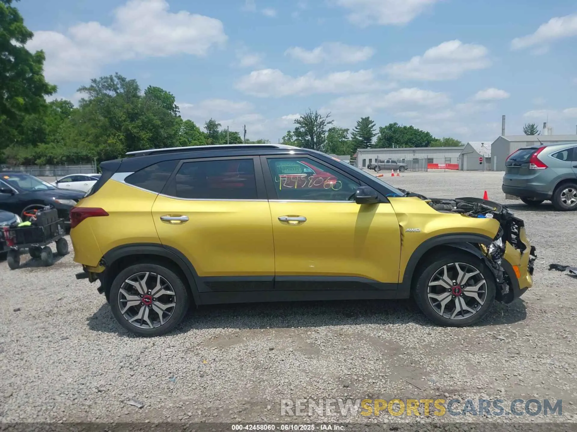 14 Photograph of a damaged car KNDETCA29N7274519 KIA SELTOS 2022