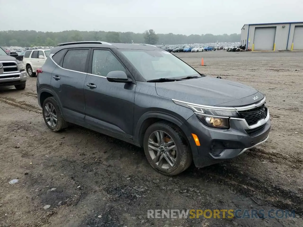 4 Photograph of a damaged car KNDEU2AA0N7285827 KIA SELTOS 2022