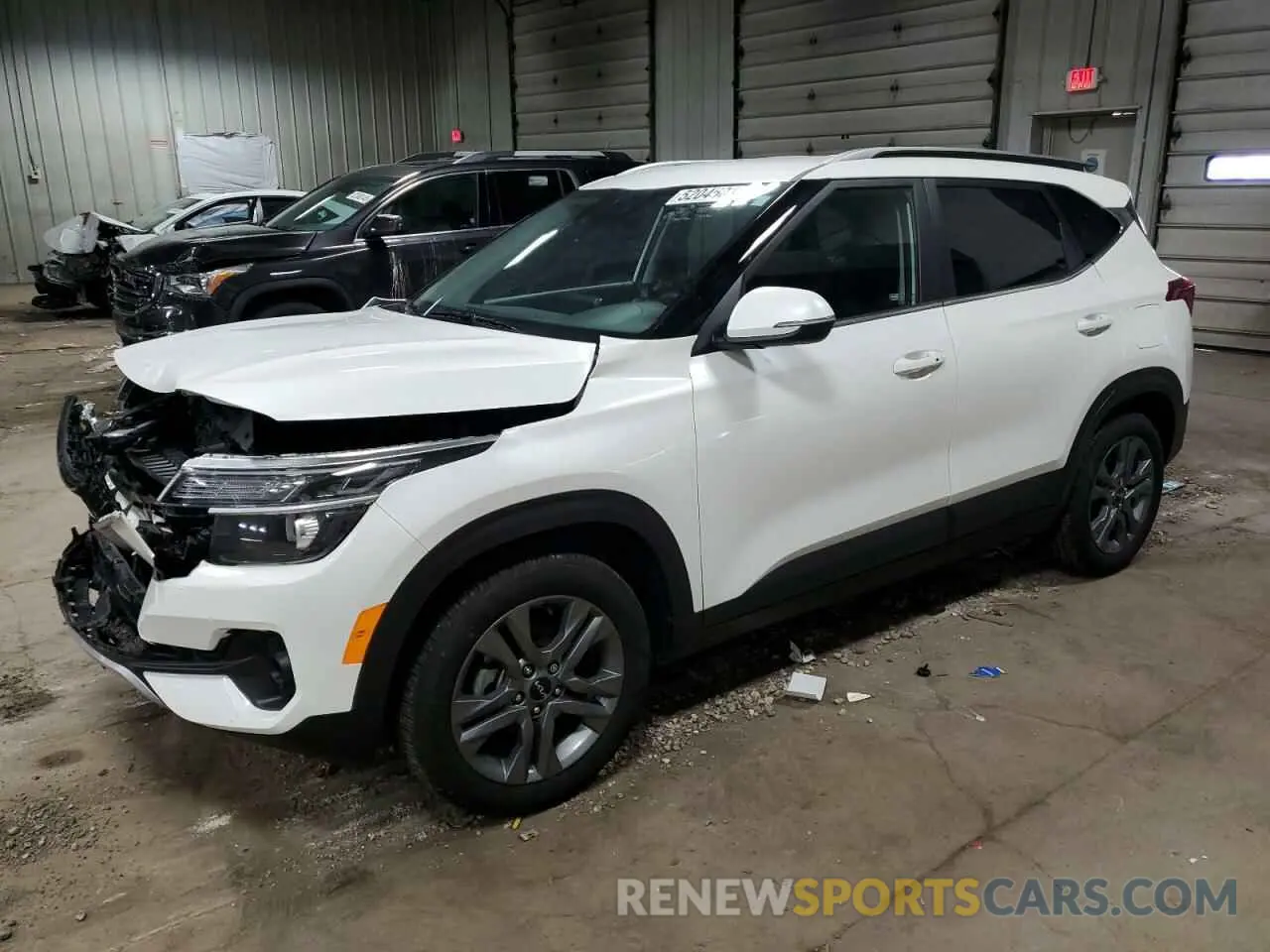 1 Photograph of a damaged car KNDEU2AA0N7306174 KIA SELTOS 2022