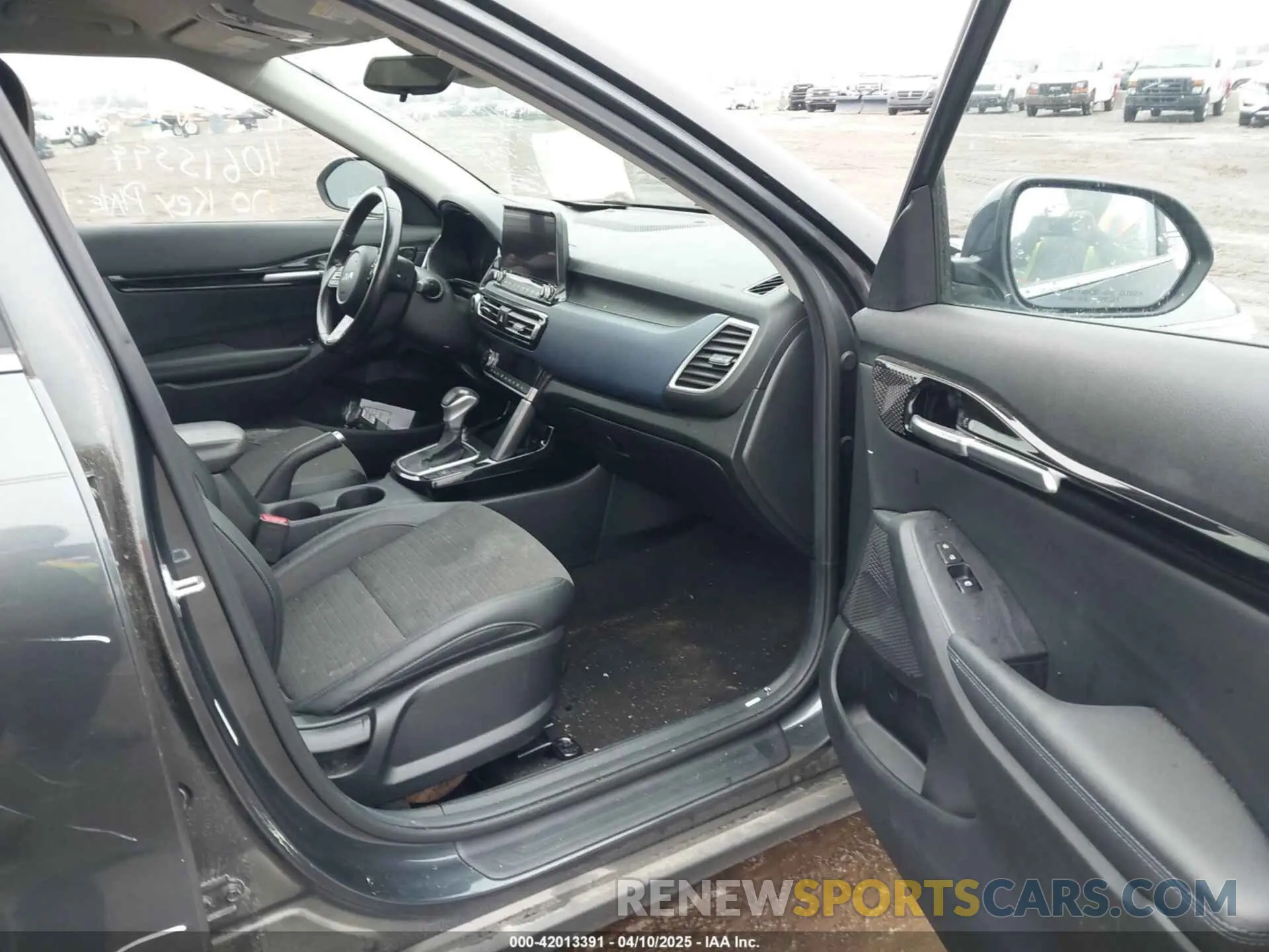 5 Photograph of a damaged car KNDEU2AA1N7272293 KIA SELTOS 2022