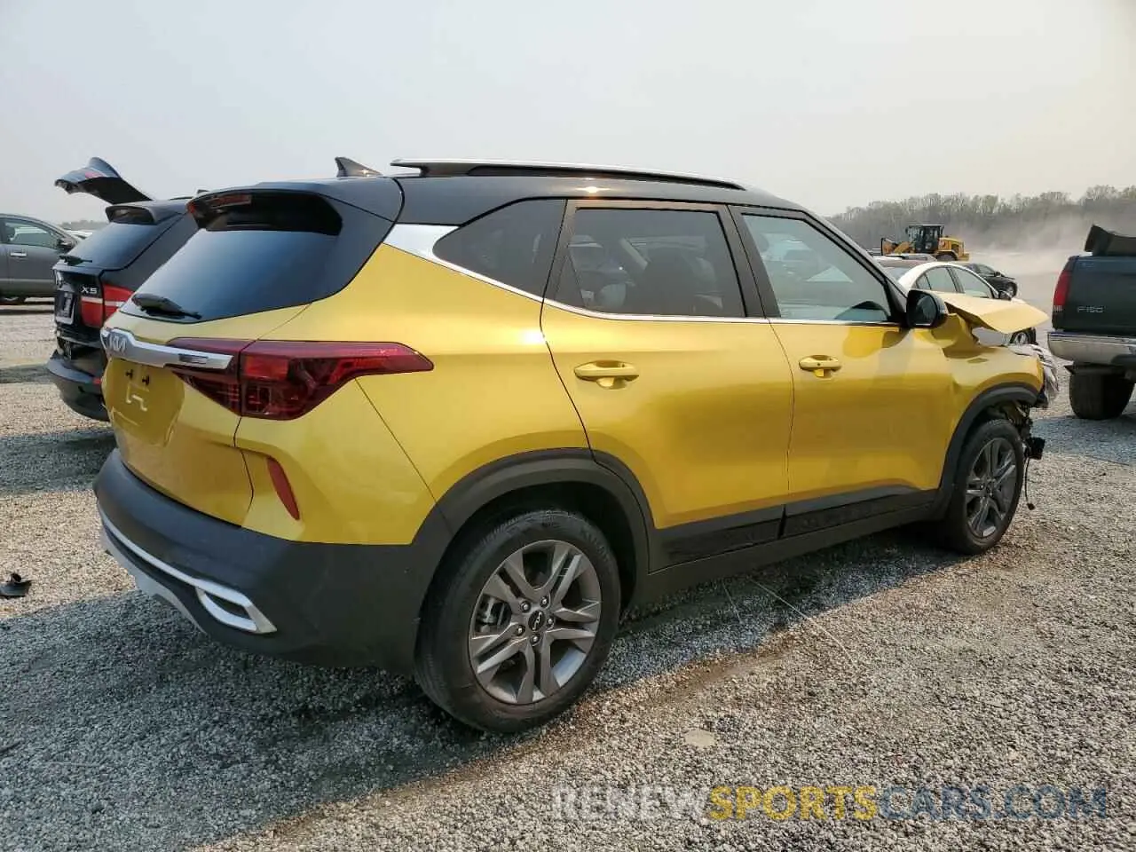 3 Photograph of a damaged car KNDEU2AA2N7328435 KIA SELTOS 2022