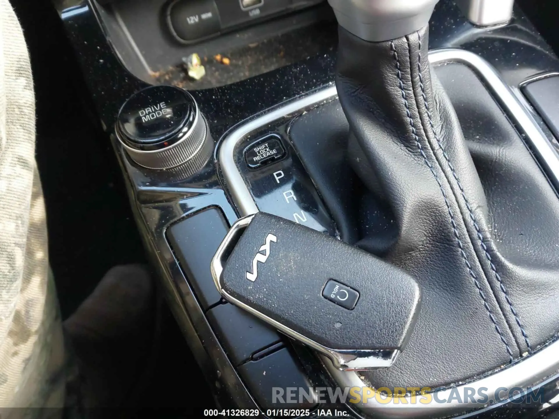 11 Photograph of a damaged car KNDEU2AA3N7315127 KIA SELTOS 2022