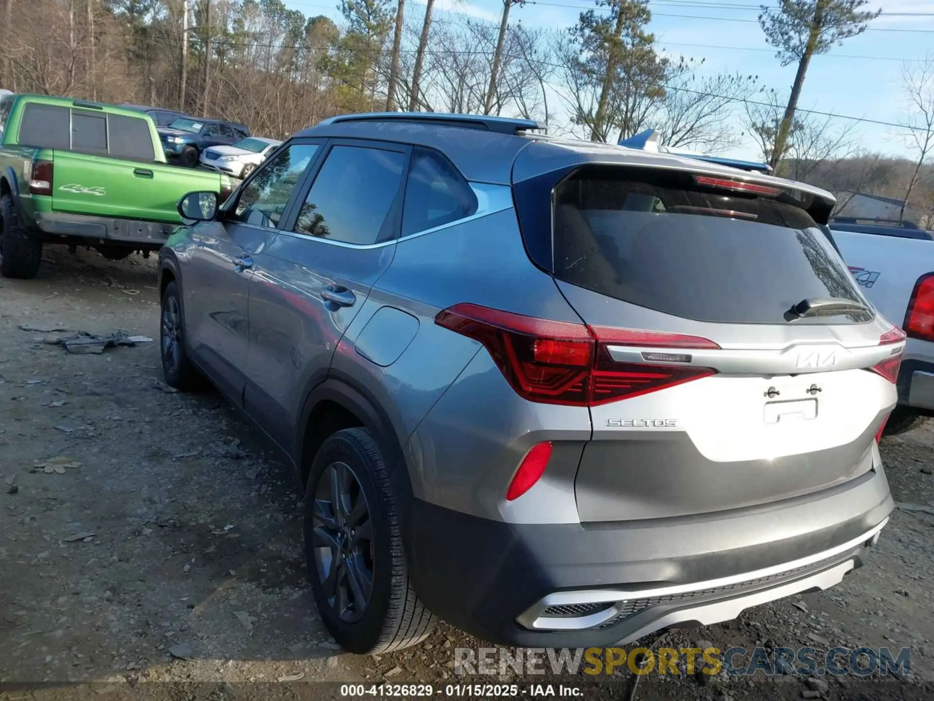 3 Photograph of a damaged car KNDEU2AA3N7315127 KIA SELTOS 2022