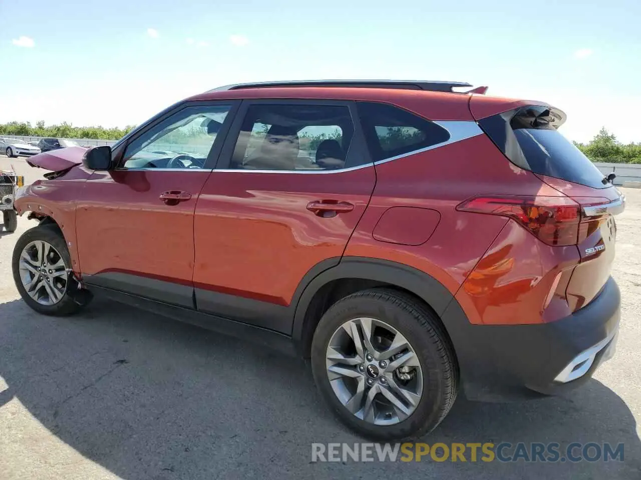 2 Photograph of a damaged car KNDEU2AA4N7260056 KIA SELTOS 2022