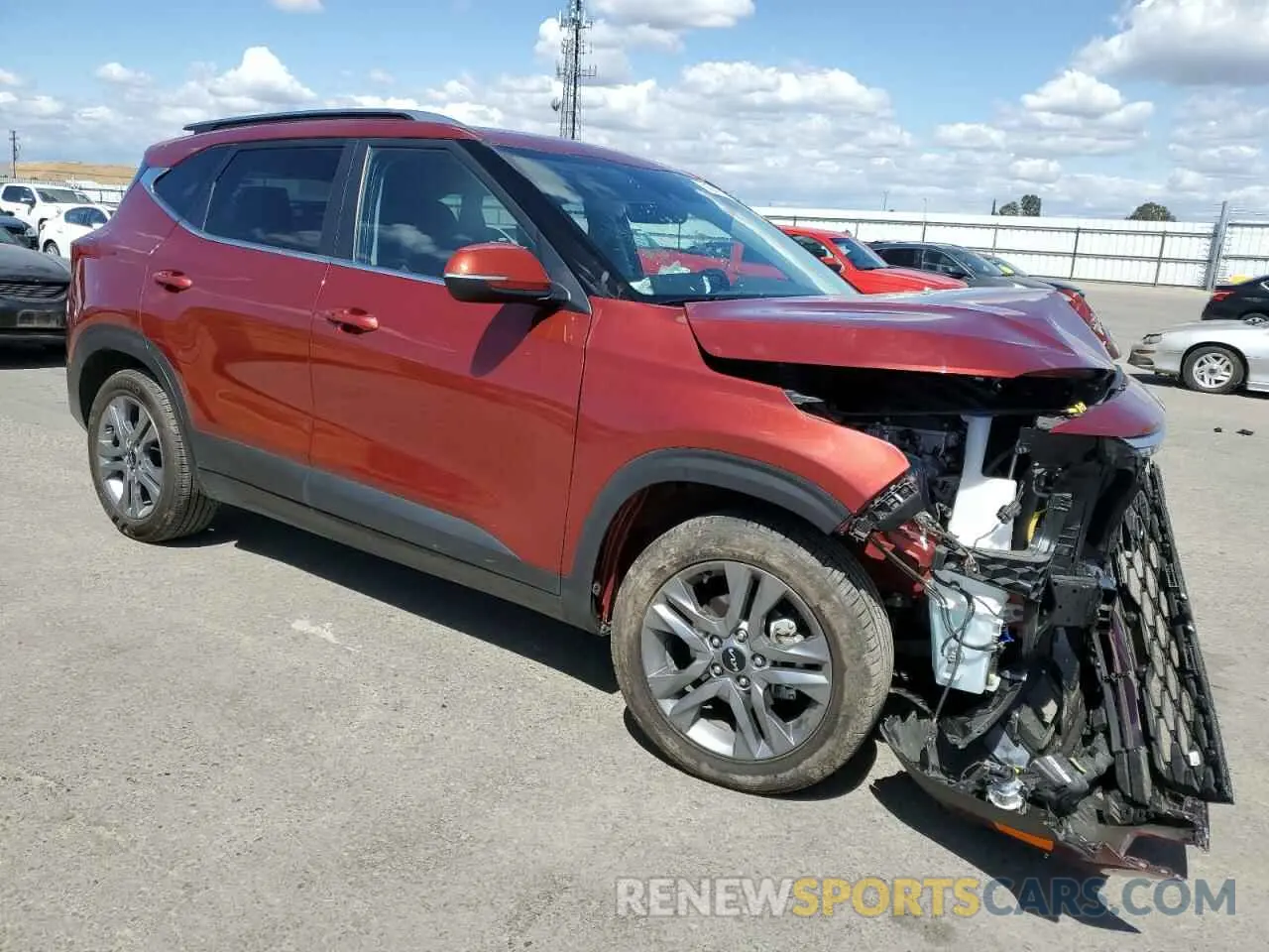 4 Photograph of a damaged car KNDEU2AA4N7260056 KIA SELTOS 2022