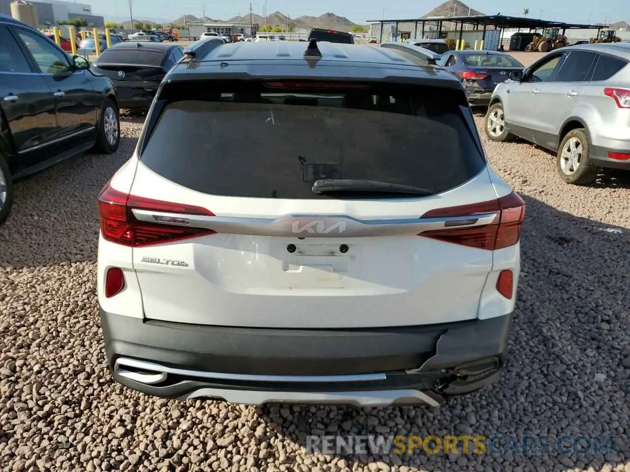 6 Photograph of a damaged car KNDEU2AA4N7305576 KIA SELTOS 2022