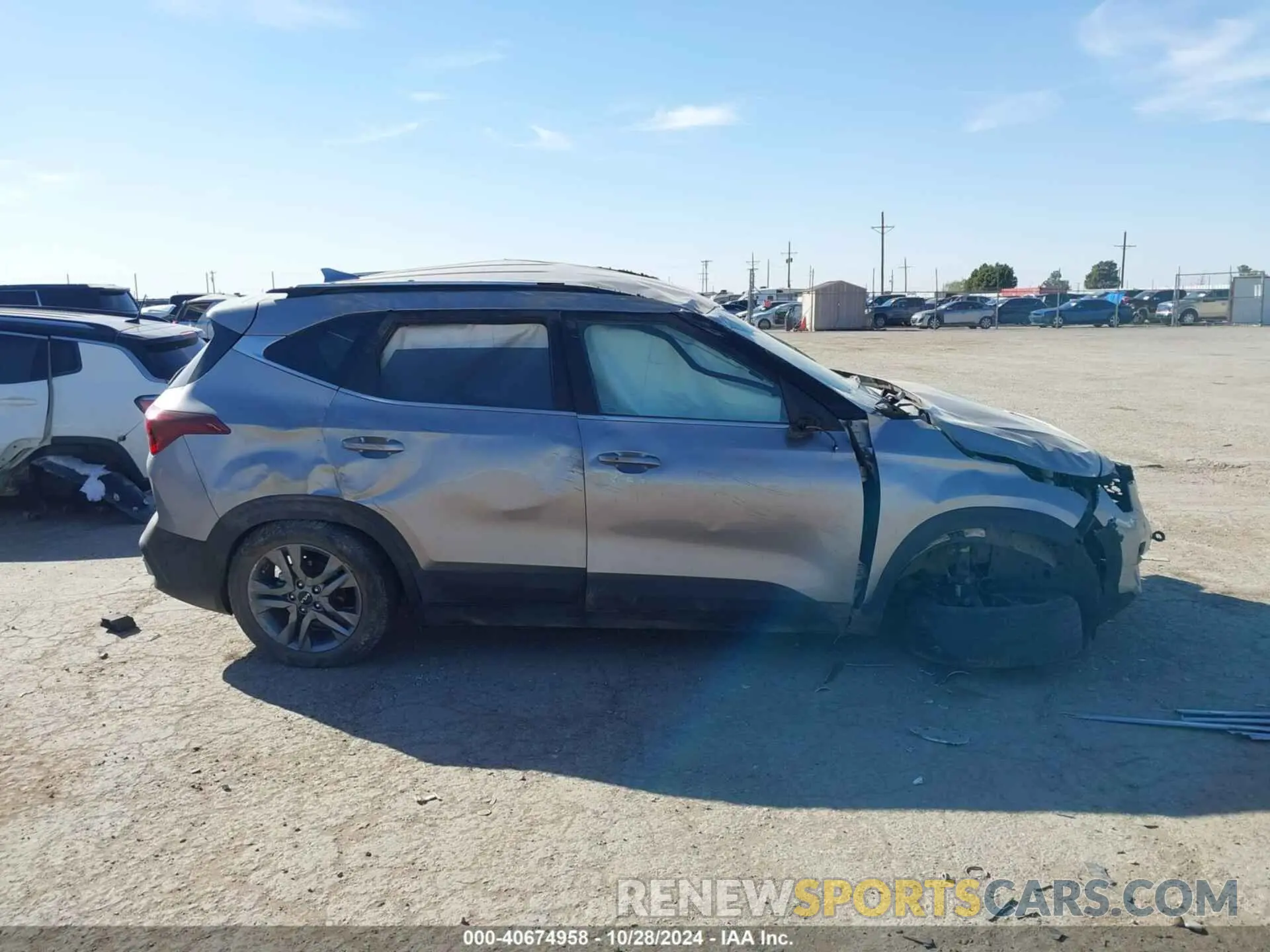 12 Photograph of a damaged car KNDEU2AA5N7287234 KIA SELTOS 2022