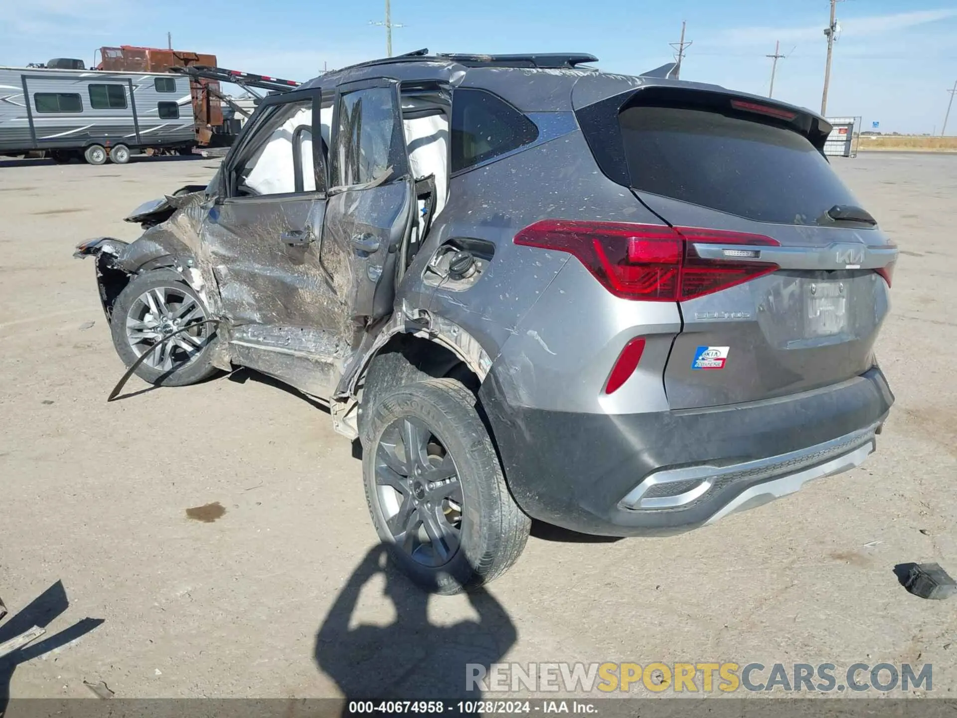 3 Photograph of a damaged car KNDEU2AA5N7287234 KIA SELTOS 2022