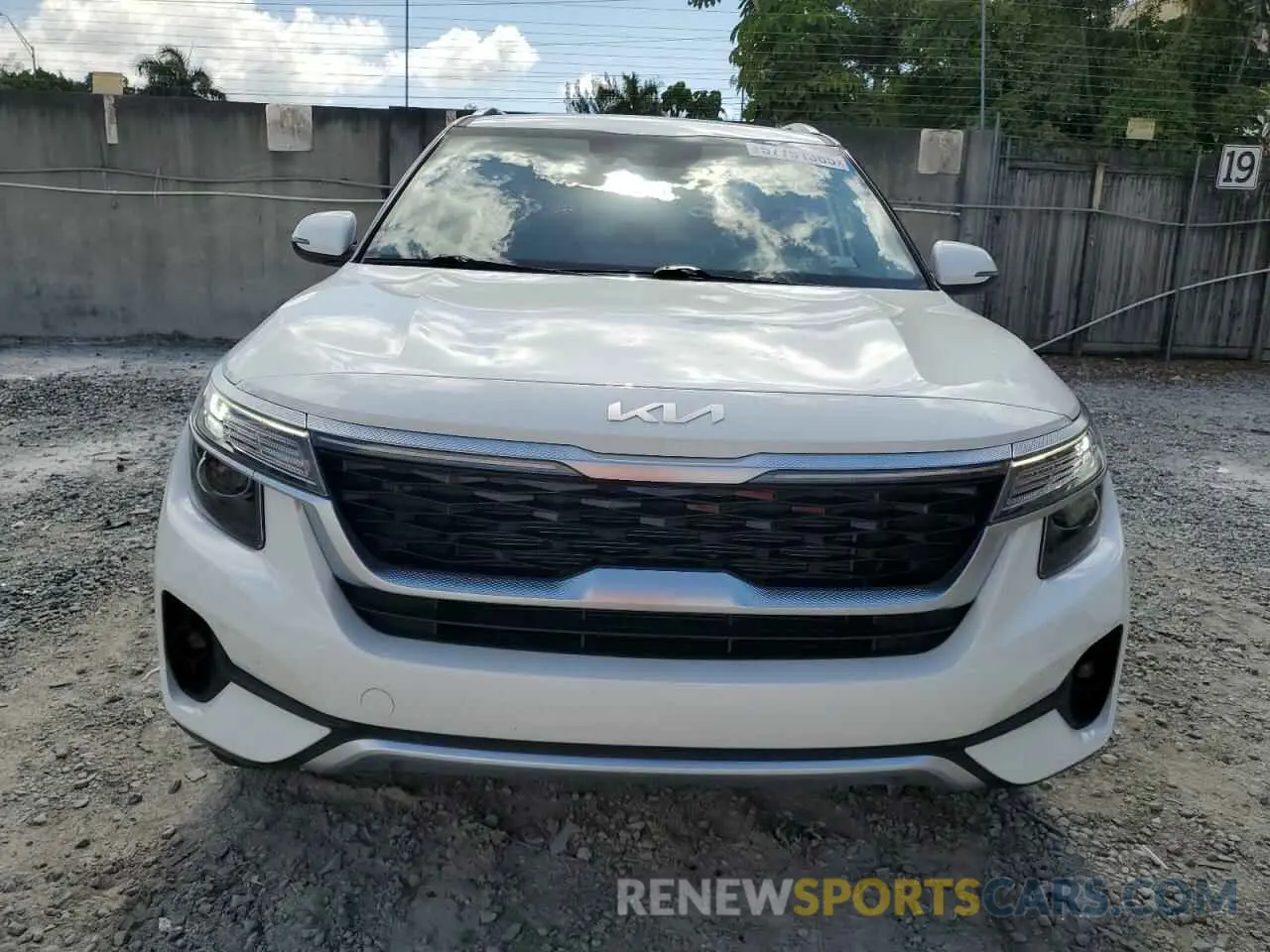 5 Photograph of a damaged car KNDEU2AA5N7316649 KIA SELTOS 2022