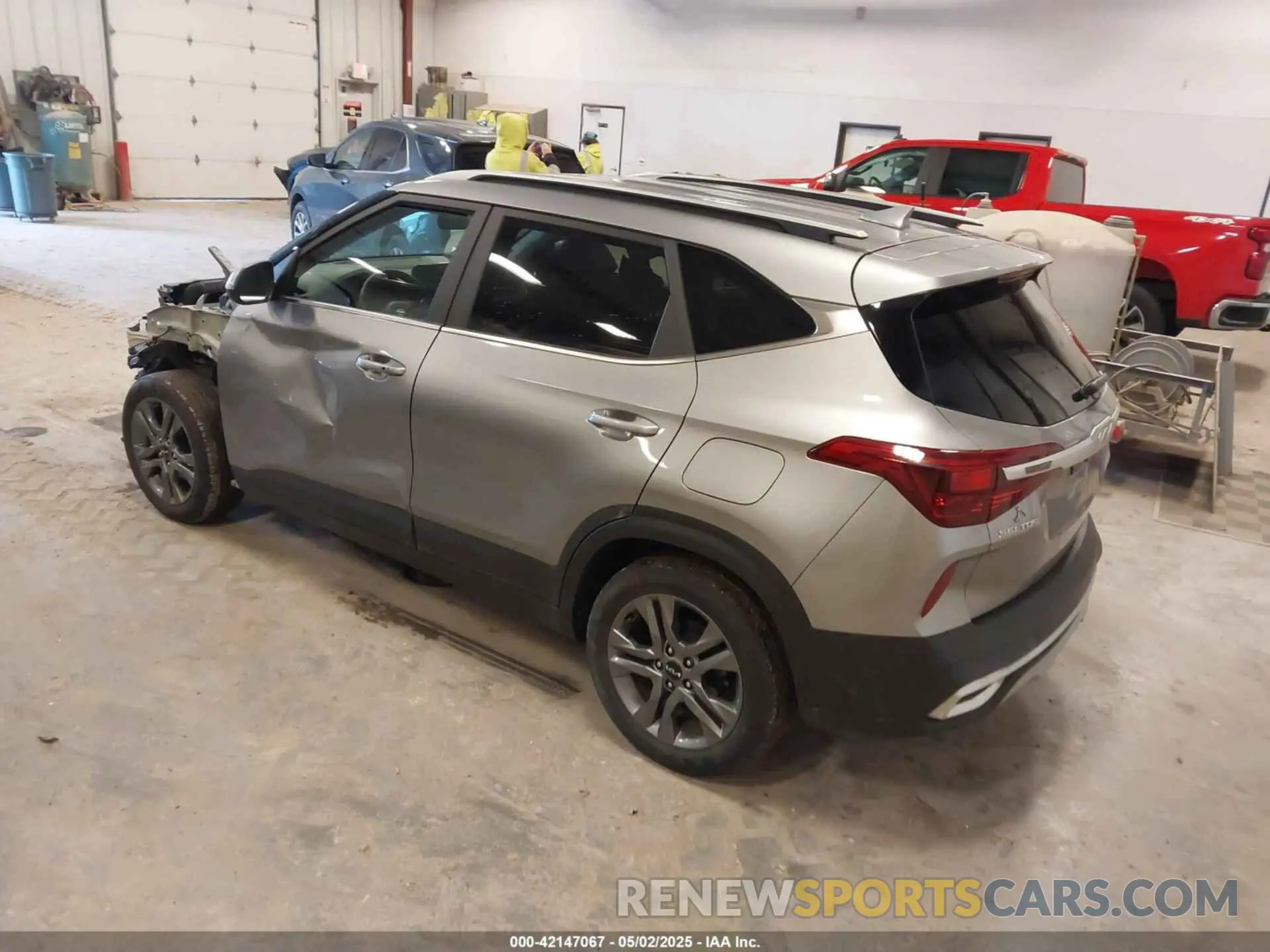 3 Photograph of a damaged car KNDEU2AA8N7263350 KIA SELTOS 2022