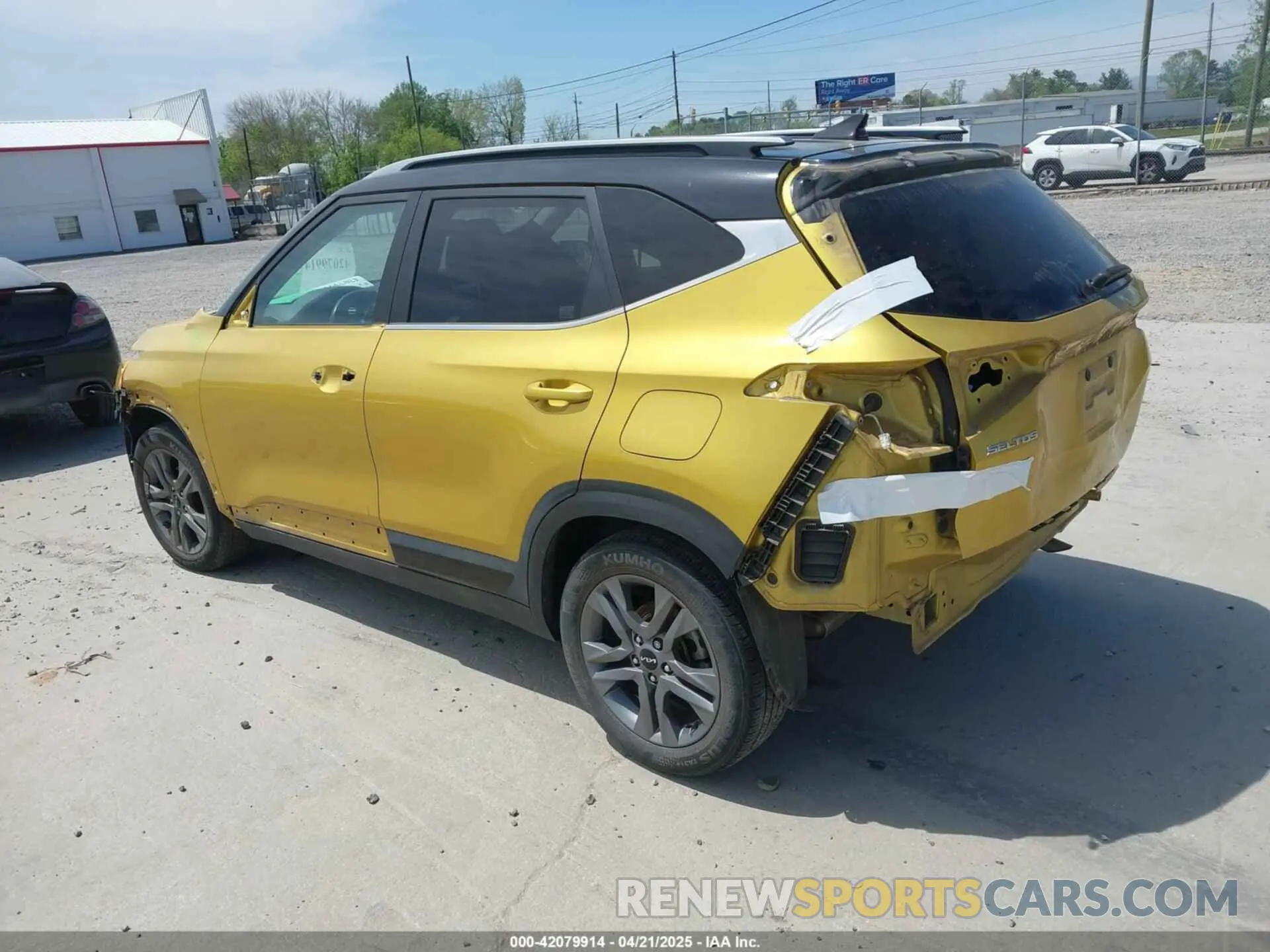 3 Photograph of a damaged car KNDEU2AA9N7246153 KIA SELTOS 2022
