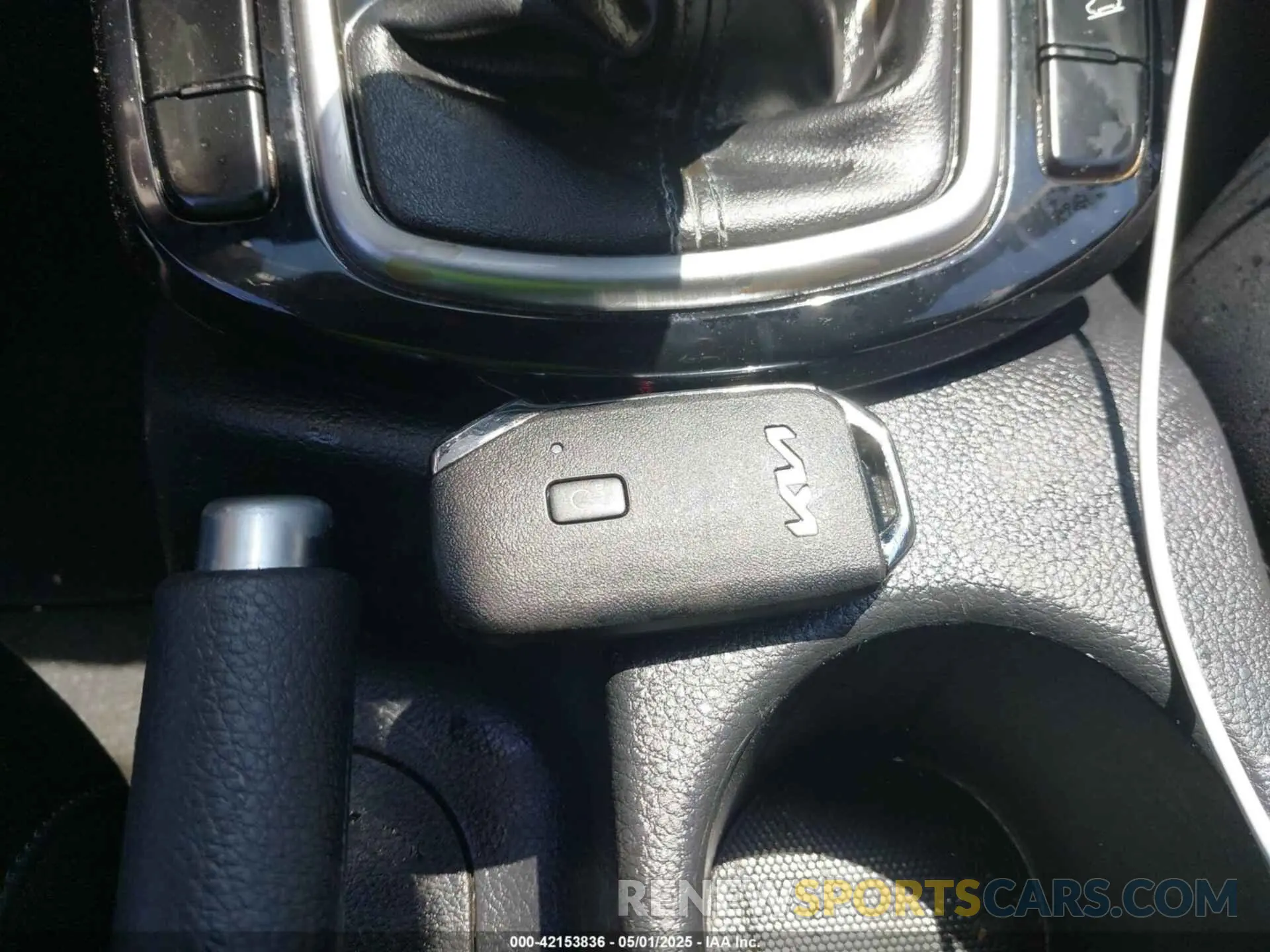 11 Photograph of a damaged car KNDEU2AA9N7293070 KIA SELTOS 2022