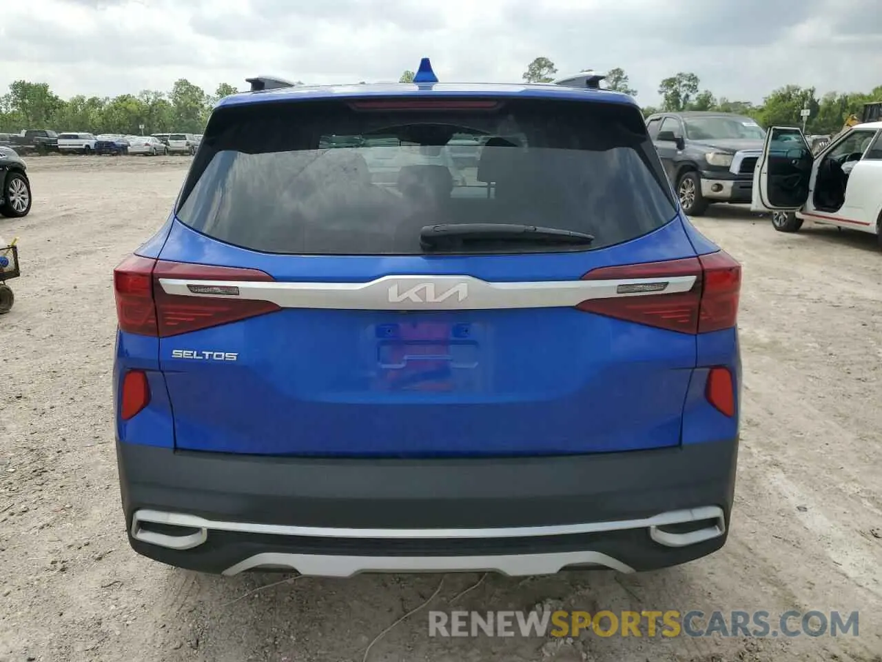 6 Photograph of a damaged car KNDEU2AAXN7339974 KIA SELTOS 2022