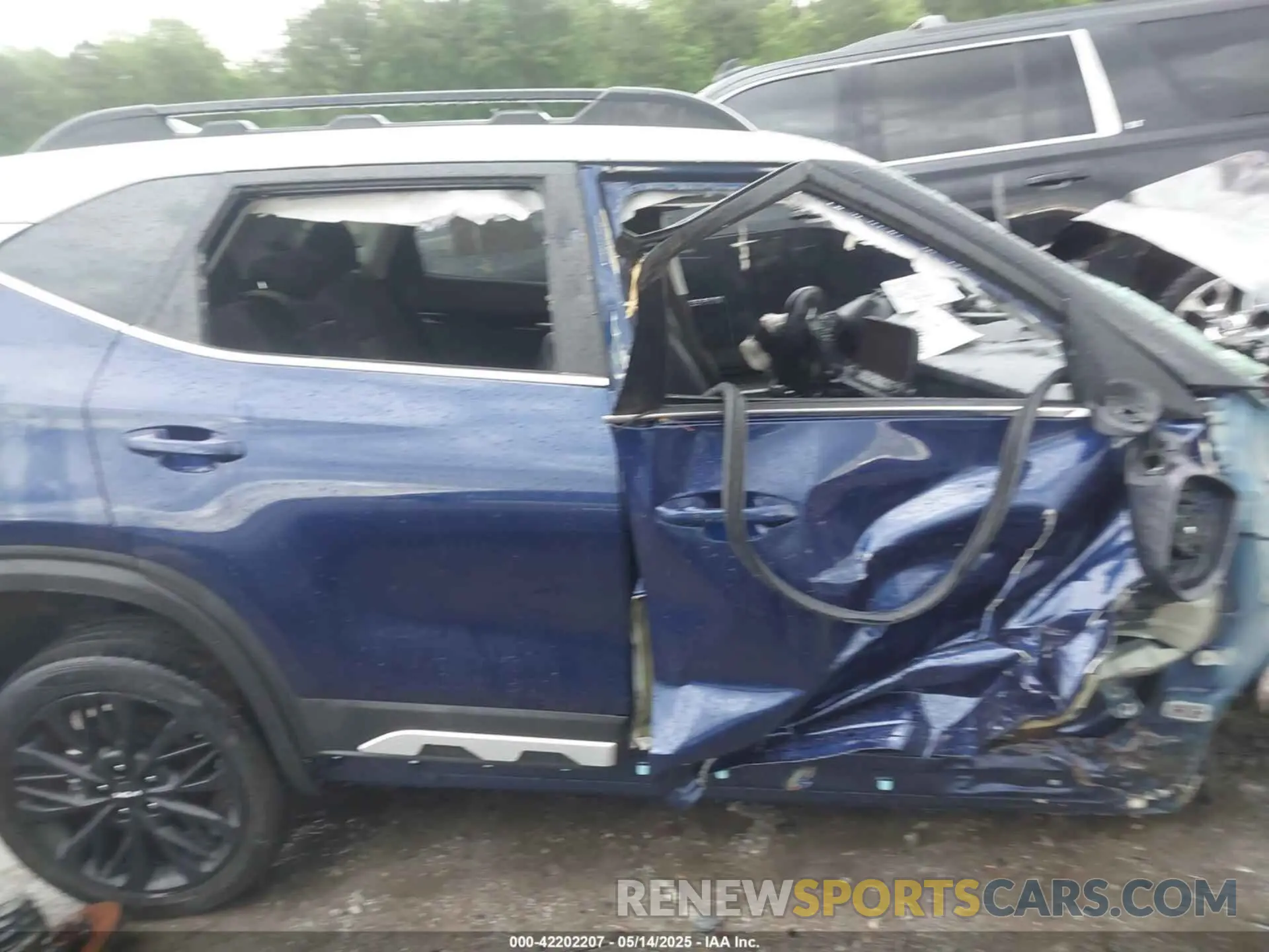 12 Photograph of a damaged car KNDEUCA24N7241036 KIA SELTOS 2022