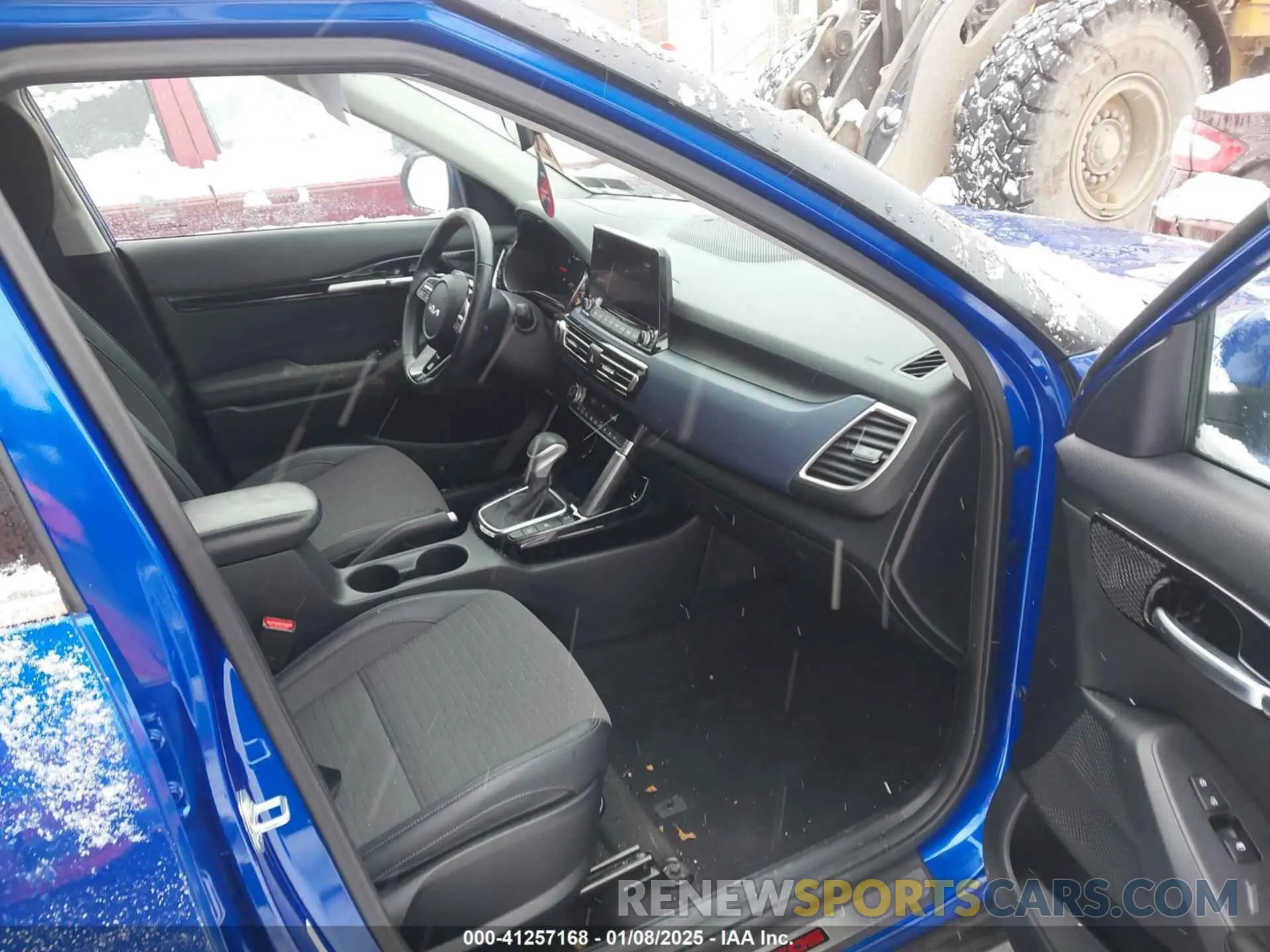 5 Photograph of a damaged car KNDEUCA24N7321372 KIA SELTOS 2022