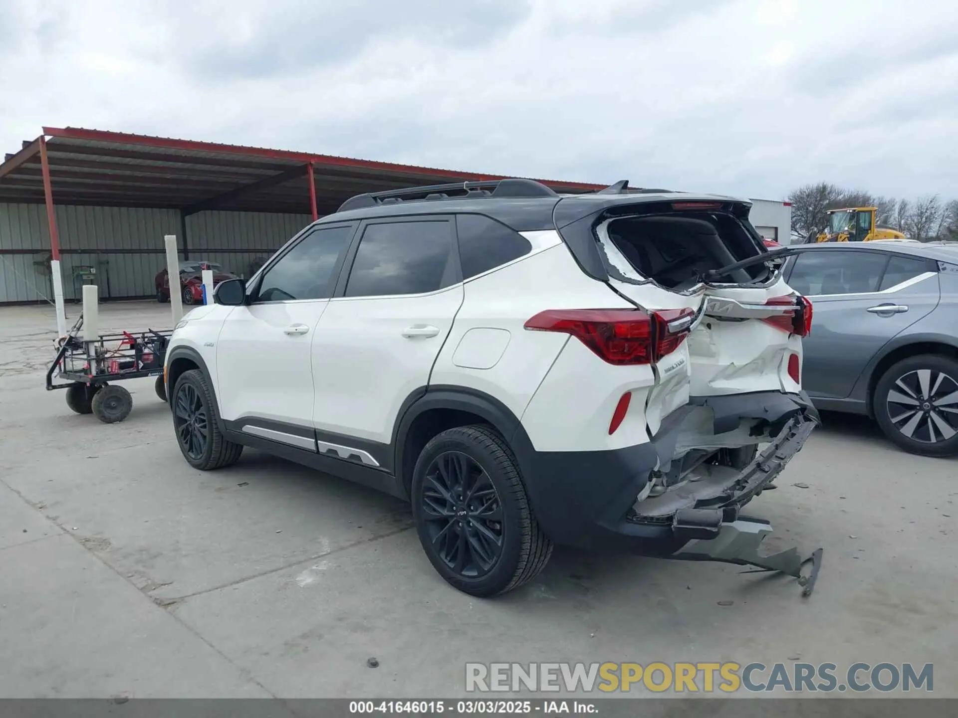 14 Photograph of a damaged car KNDEUCA27N7248501 KIA SELTOS 2022