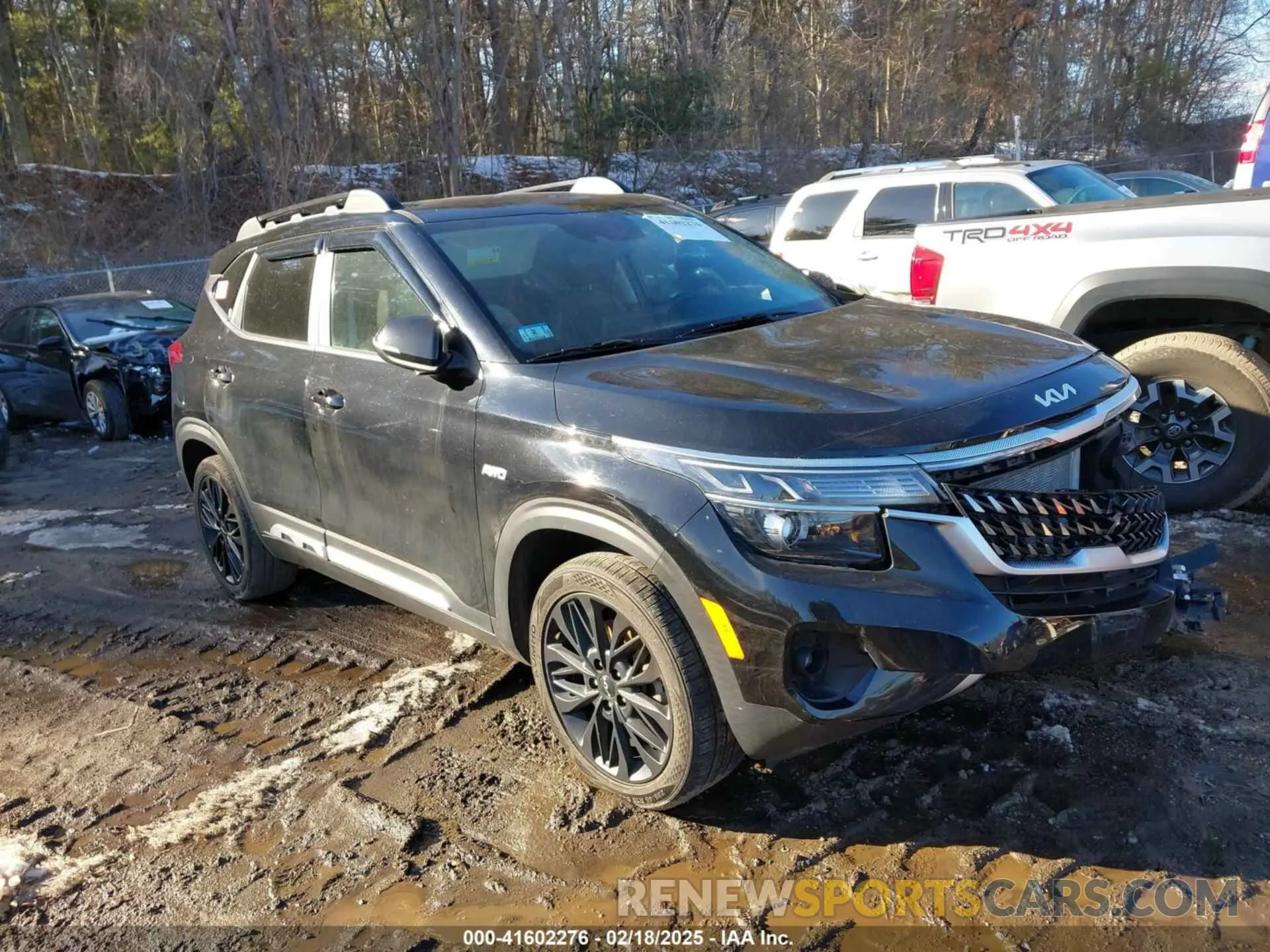 1 Photograph of a damaged car KNDEUCA2XN7294324 KIA SELTOS 2022