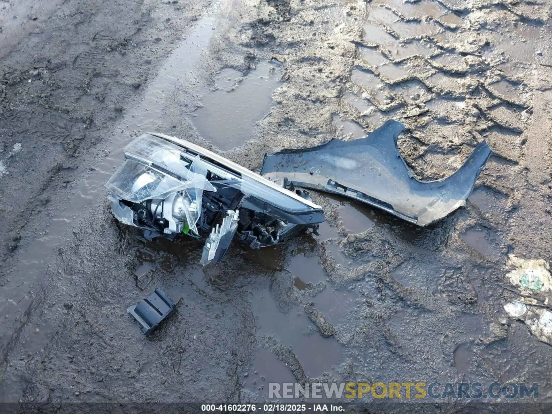 12 Photograph of a damaged car KNDEUCA2XN7294324 KIA SELTOS 2022