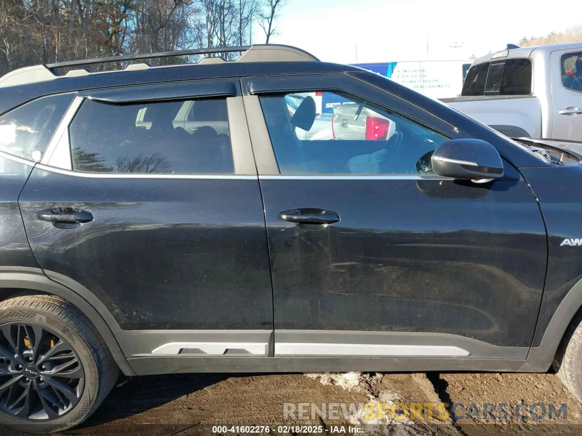 14 Photograph of a damaged car KNDEUCA2XN7294324 KIA SELTOS 2022