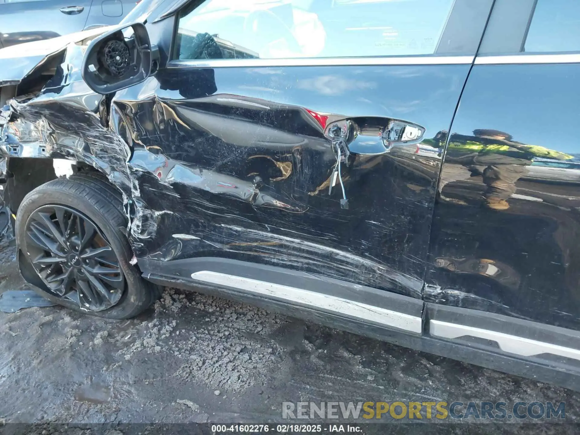 6 Photograph of a damaged car KNDEUCA2XN7294324 KIA SELTOS 2022