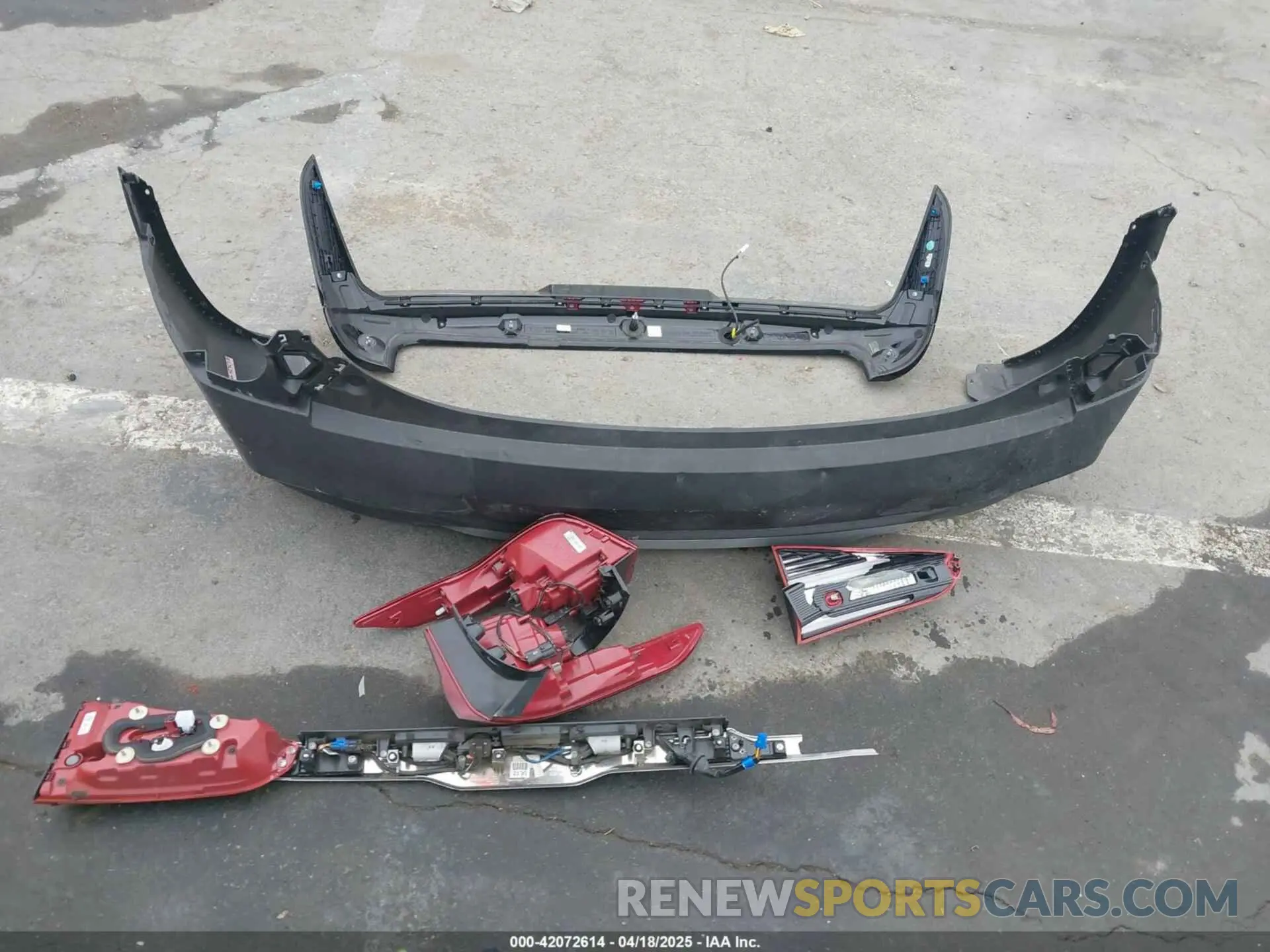 12 Photograph of a damaged car KNDEUCAA0N7245608 KIA SELTOS 2022