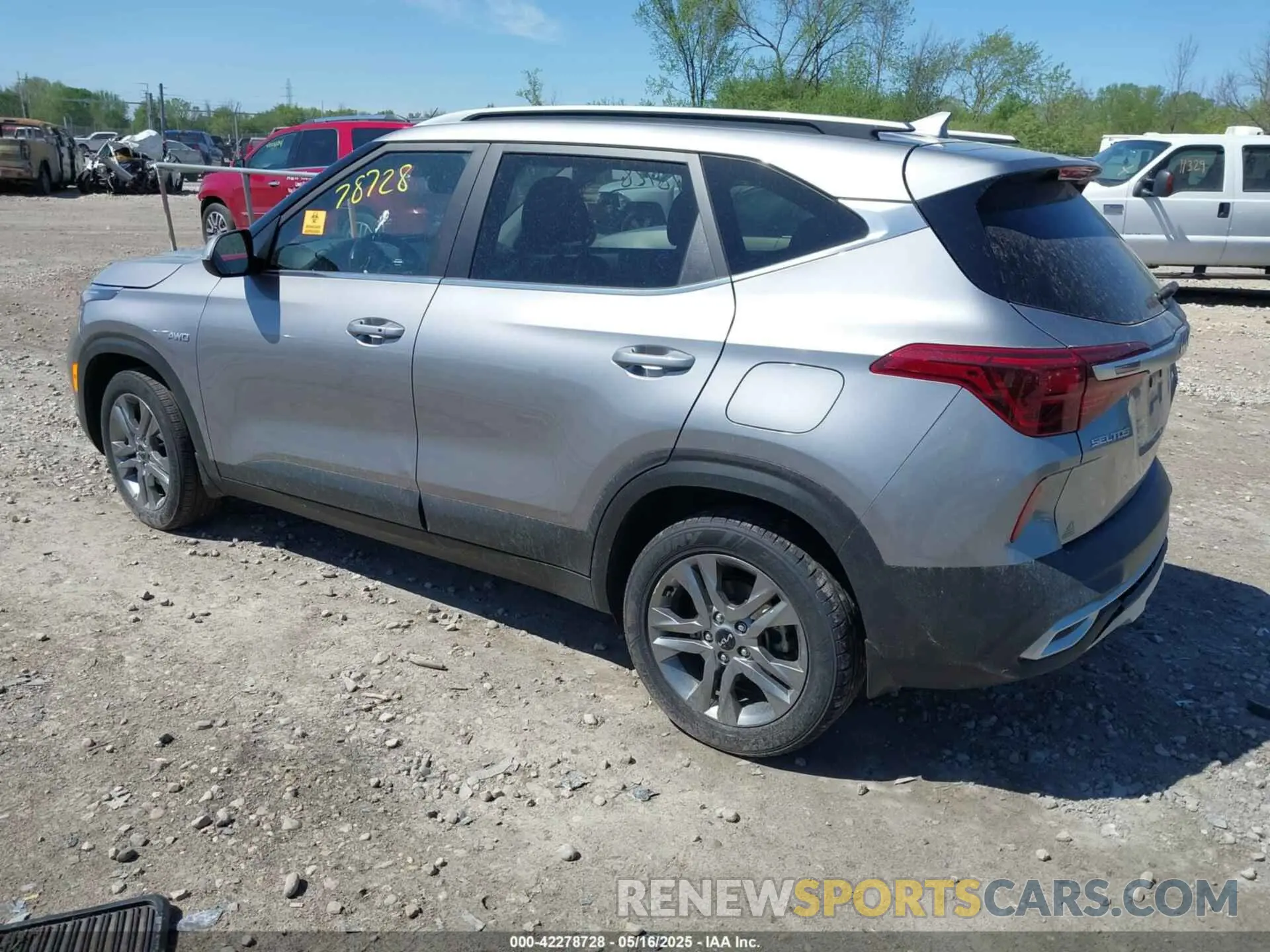 3 Photograph of a damaged car KNDEUCAA0N7260237 KIA SELTOS 2022