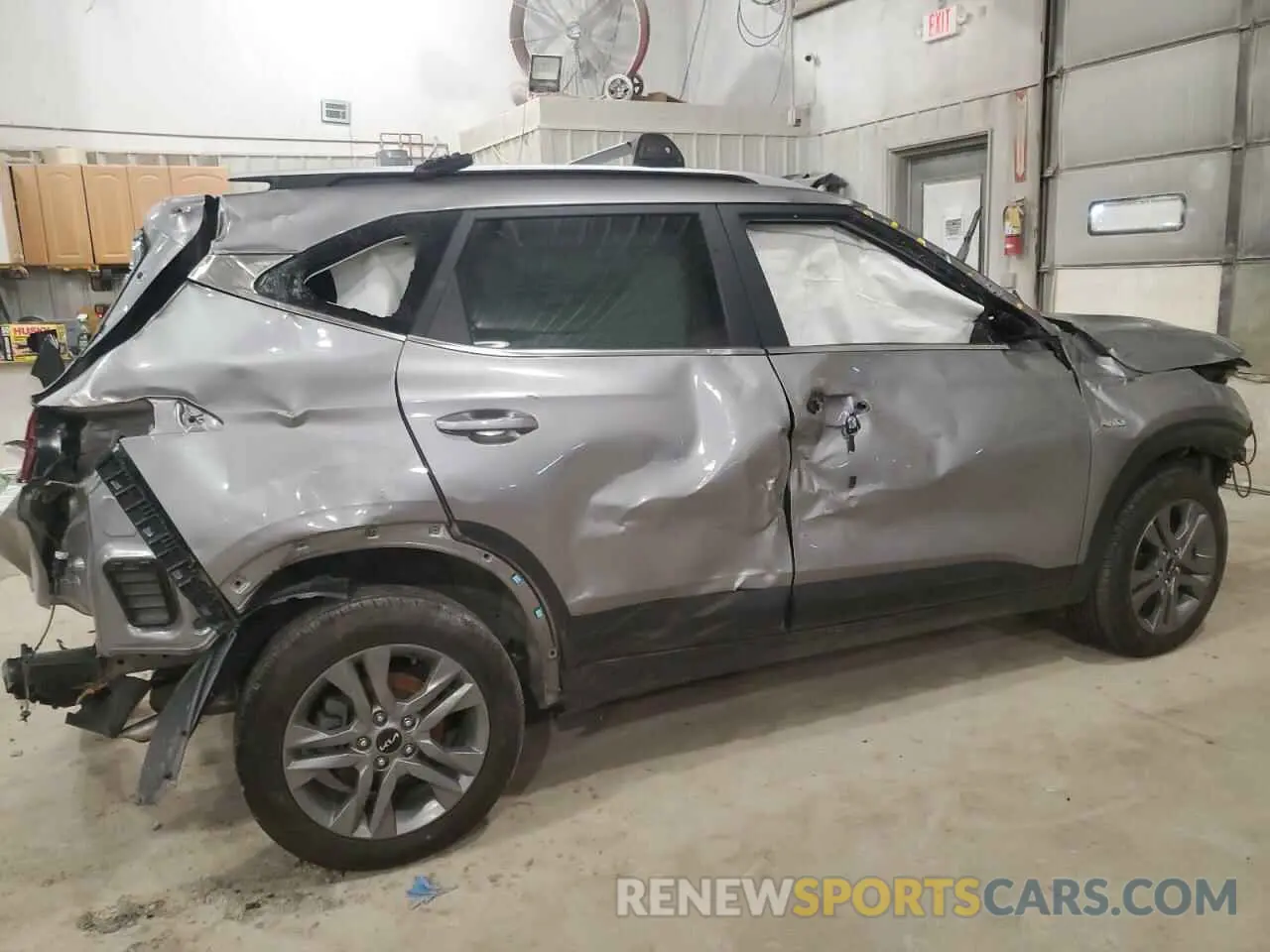 3 Photograph of a damaged car KNDEUCAA1N7281162 KIA SELTOS 2022