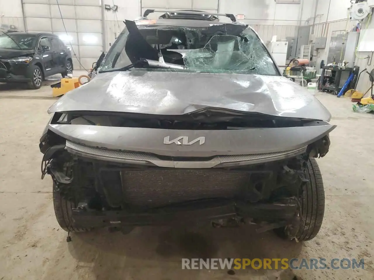 5 Photograph of a damaged car KNDEUCAA1N7281162 KIA SELTOS 2022