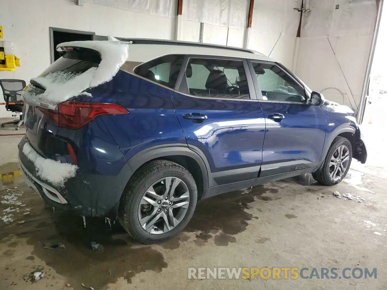 3 Photograph of a damaged car KNDEUCAA1N7310823 KIA SELTOS 2022