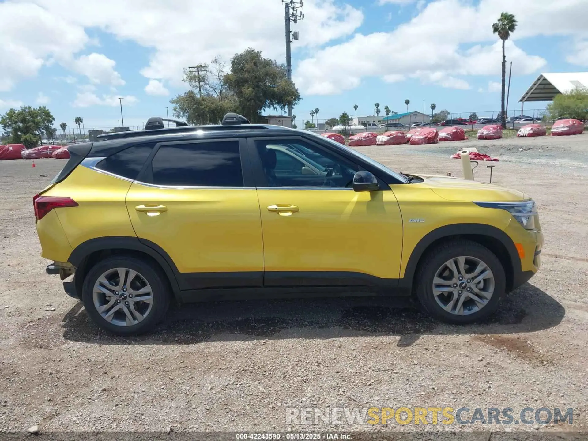 13 Photograph of a damaged car KNDEUCAA4N7237298 KIA SELTOS 2022