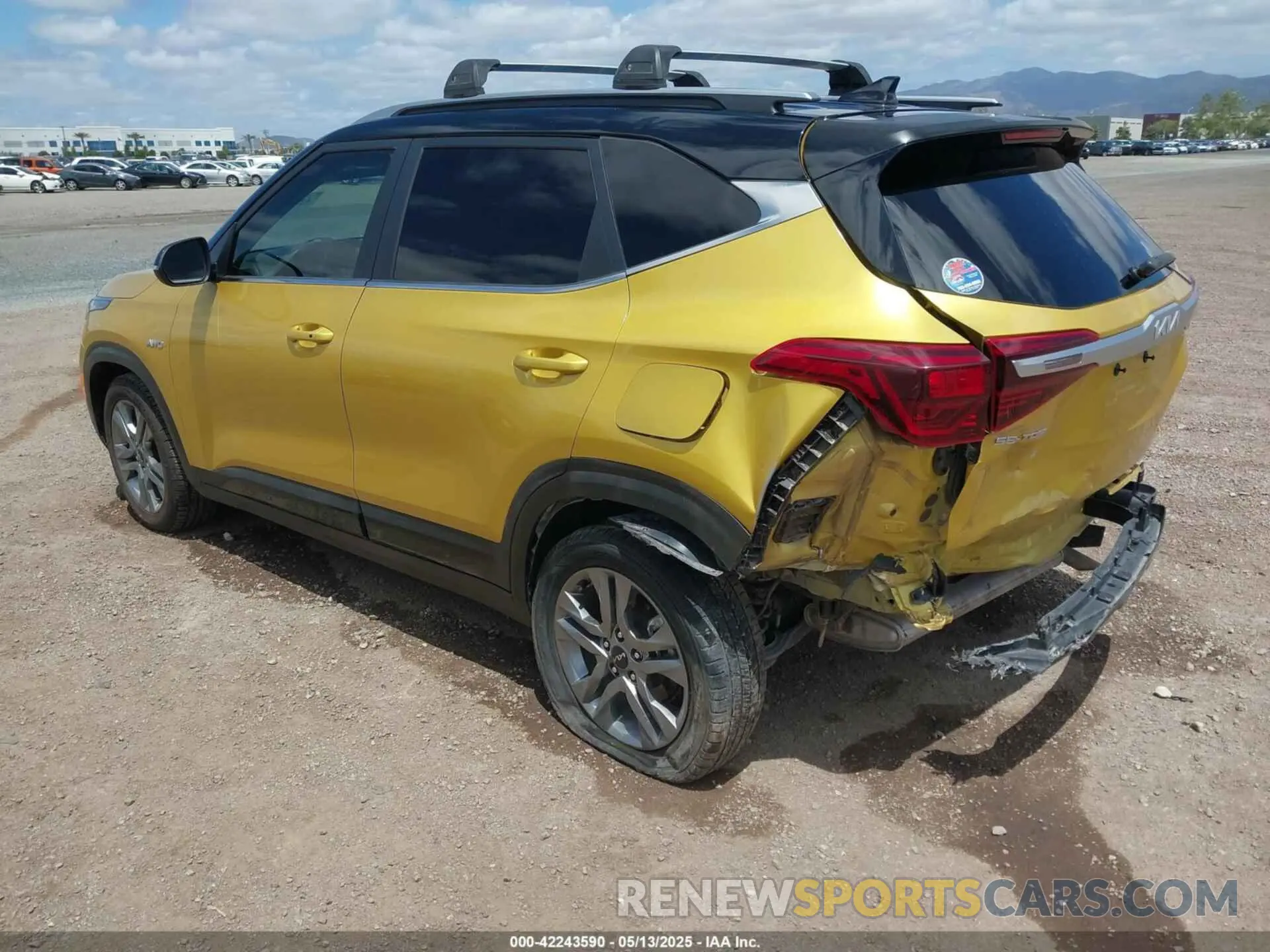 3 Photograph of a damaged car KNDEUCAA4N7237298 KIA SELTOS 2022