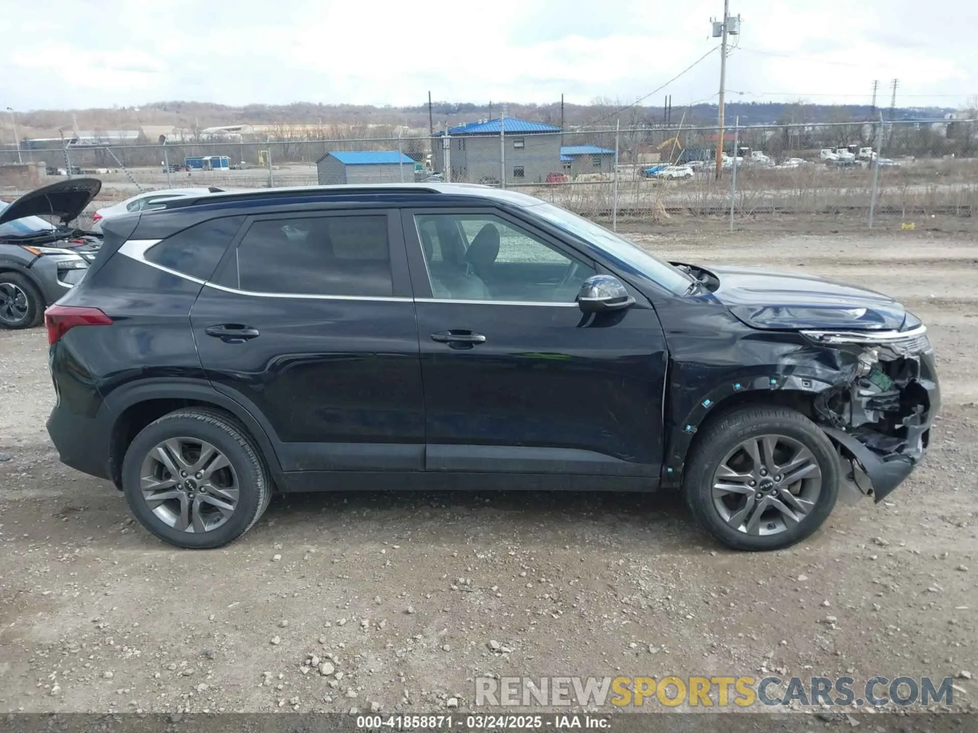 14 Photograph of a damaged car KNDEUCAA6N7270108 KIA SELTOS 2022