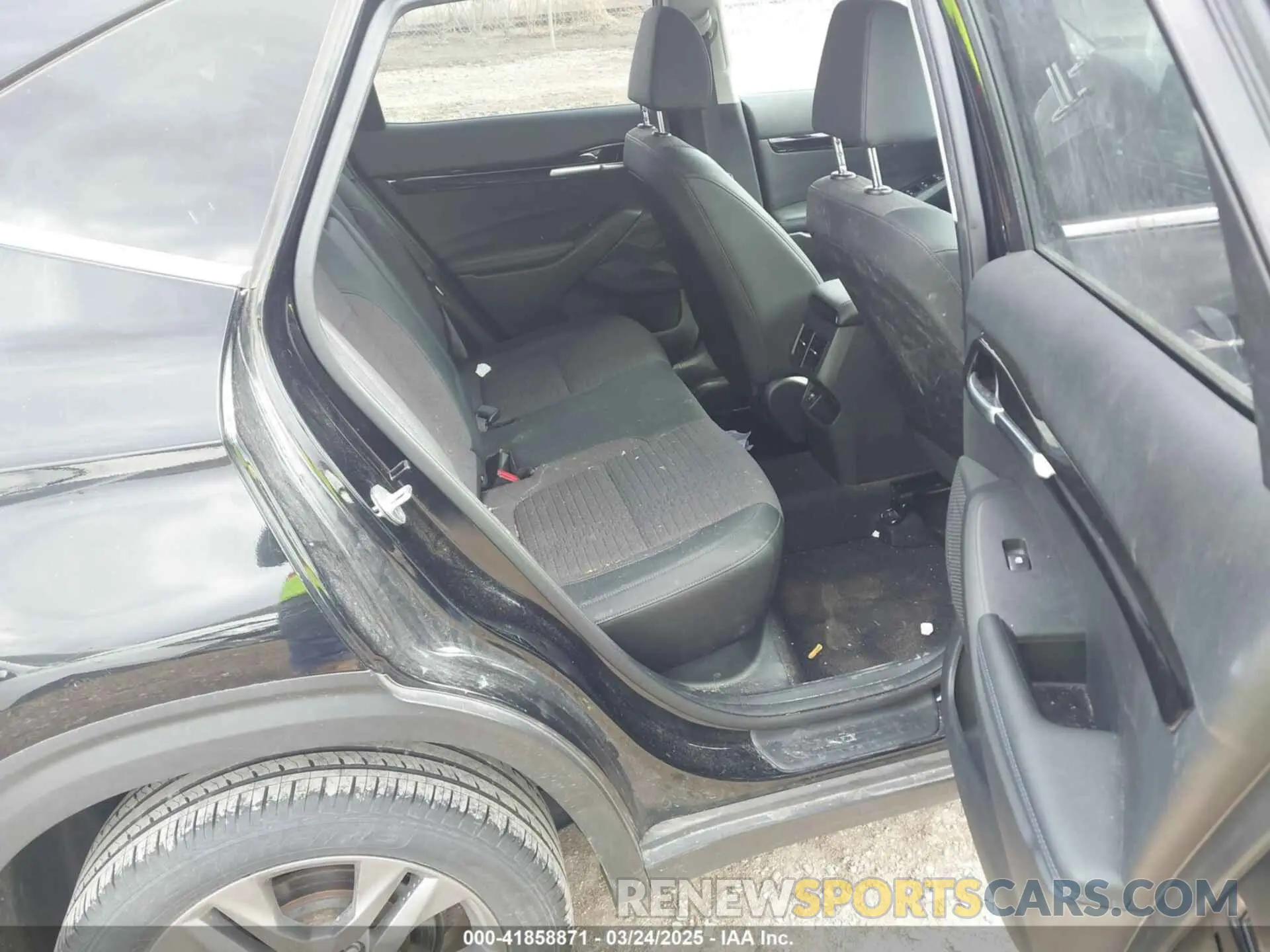 8 Photograph of a damaged car KNDEUCAA6N7270108 KIA SELTOS 2022