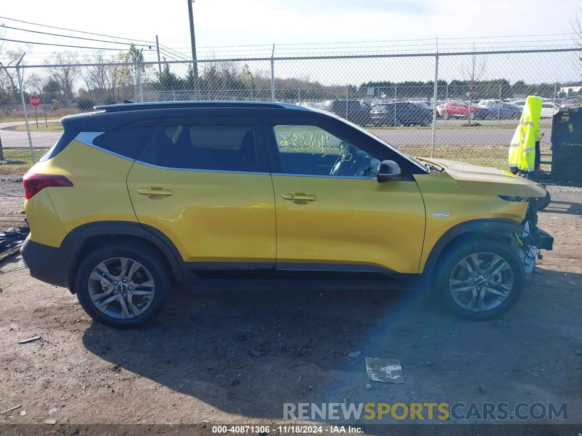 14 Photograph of a damaged car KNDEUCAA7N7311538 KIA SELTOS 2022