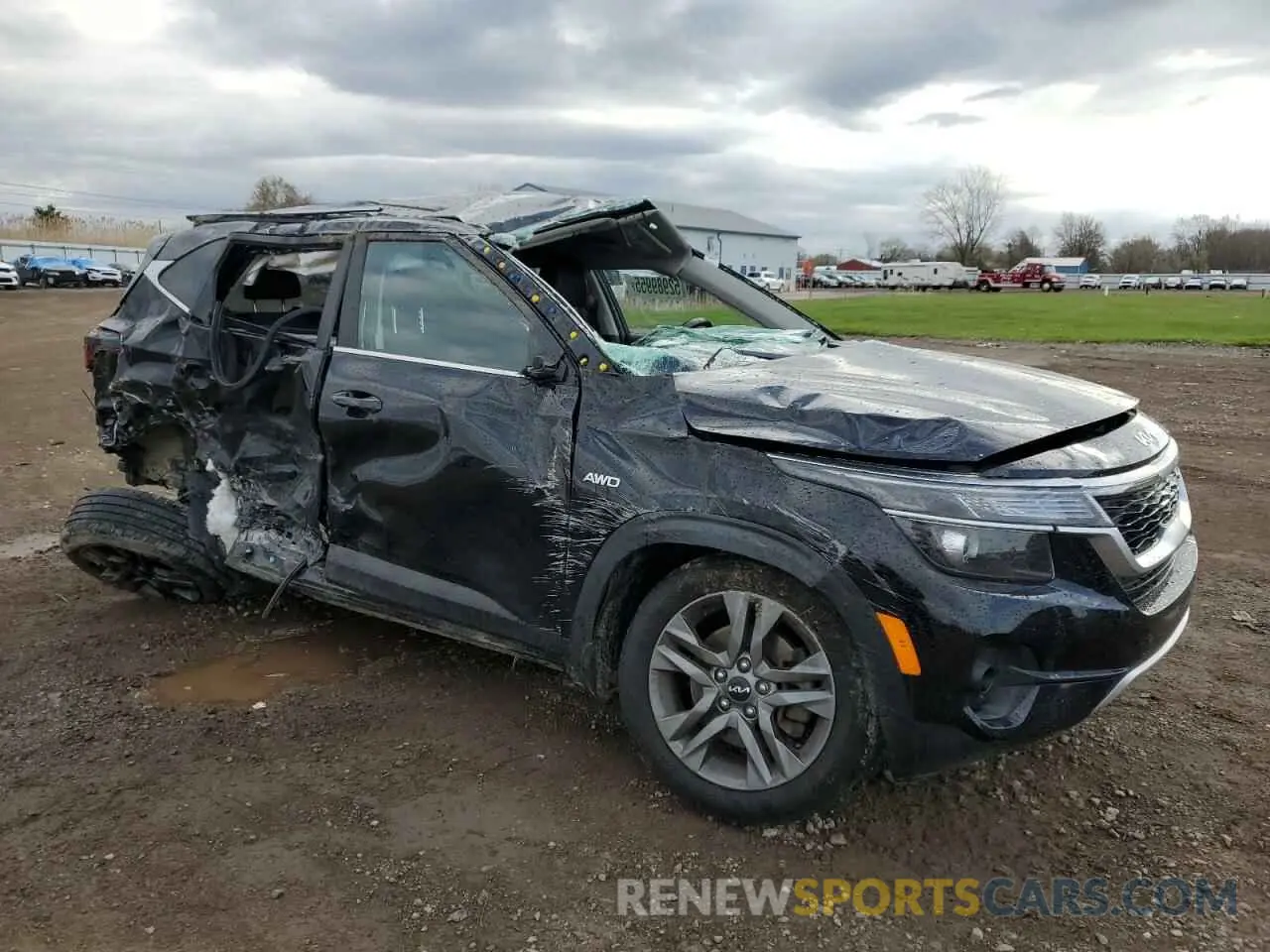 4 Photograph of a damaged car KNDEUCAA9N7298629 KIA SELTOS 2022