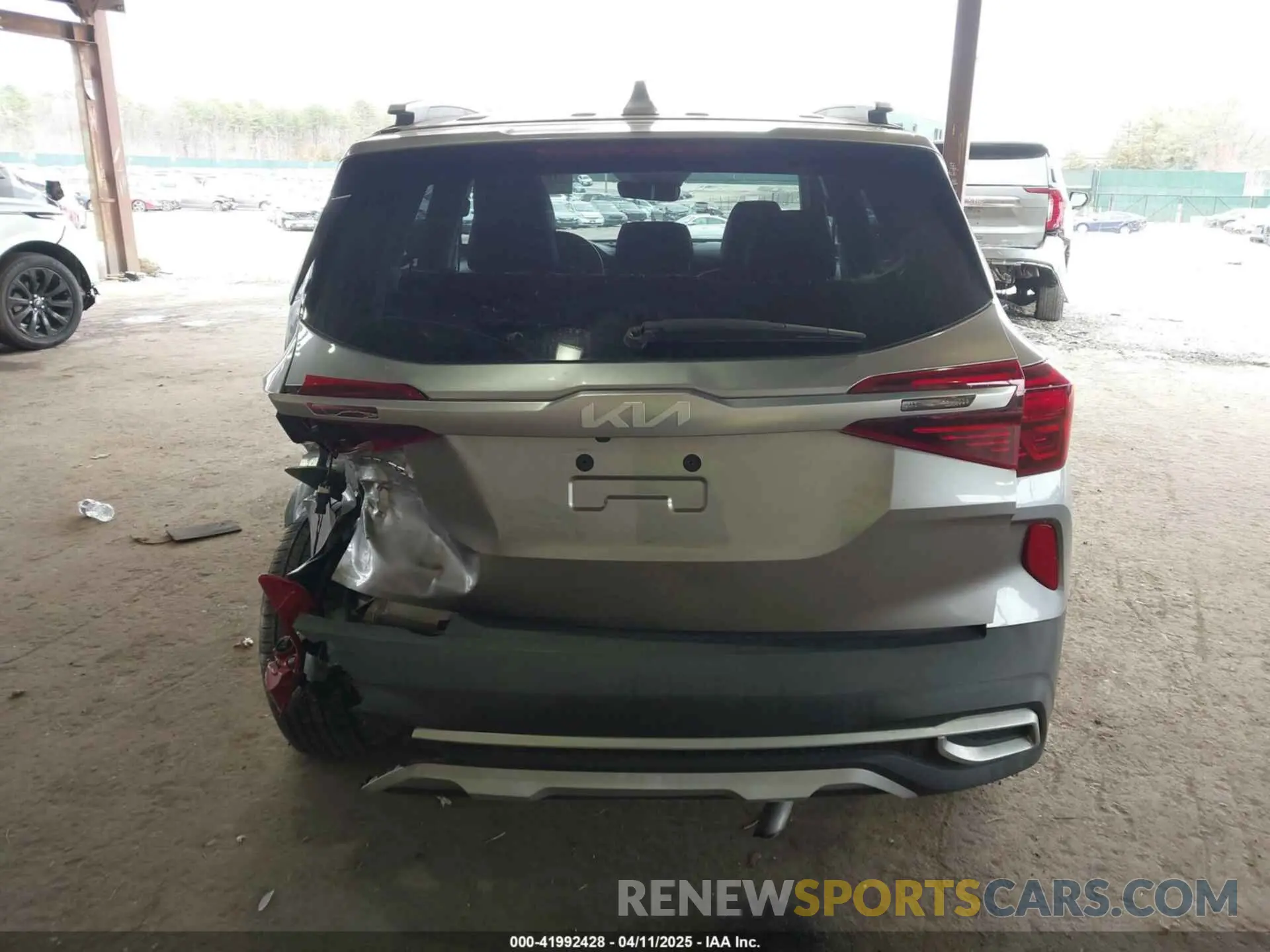 17 Photograph of a damaged car KNDEUCAA9N7307684 KIA SELTOS 2022