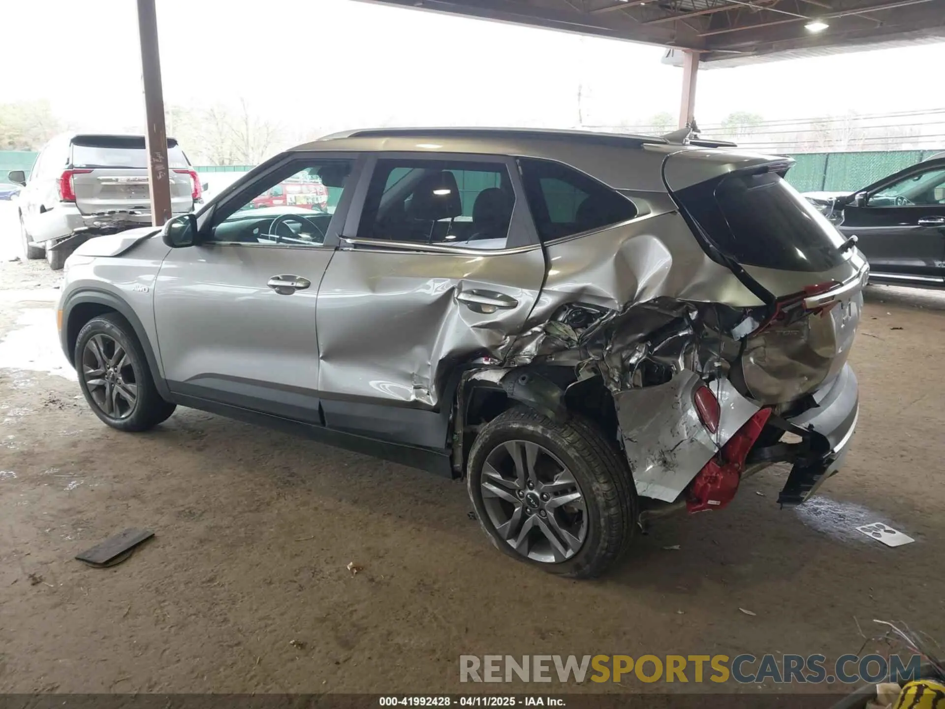 3 Photograph of a damaged car KNDEUCAA9N7307684 KIA SELTOS 2022