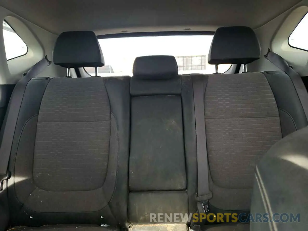 10 Photograph of a damaged car KNDEUCAAXN7296906 KIA SELTOS 2022