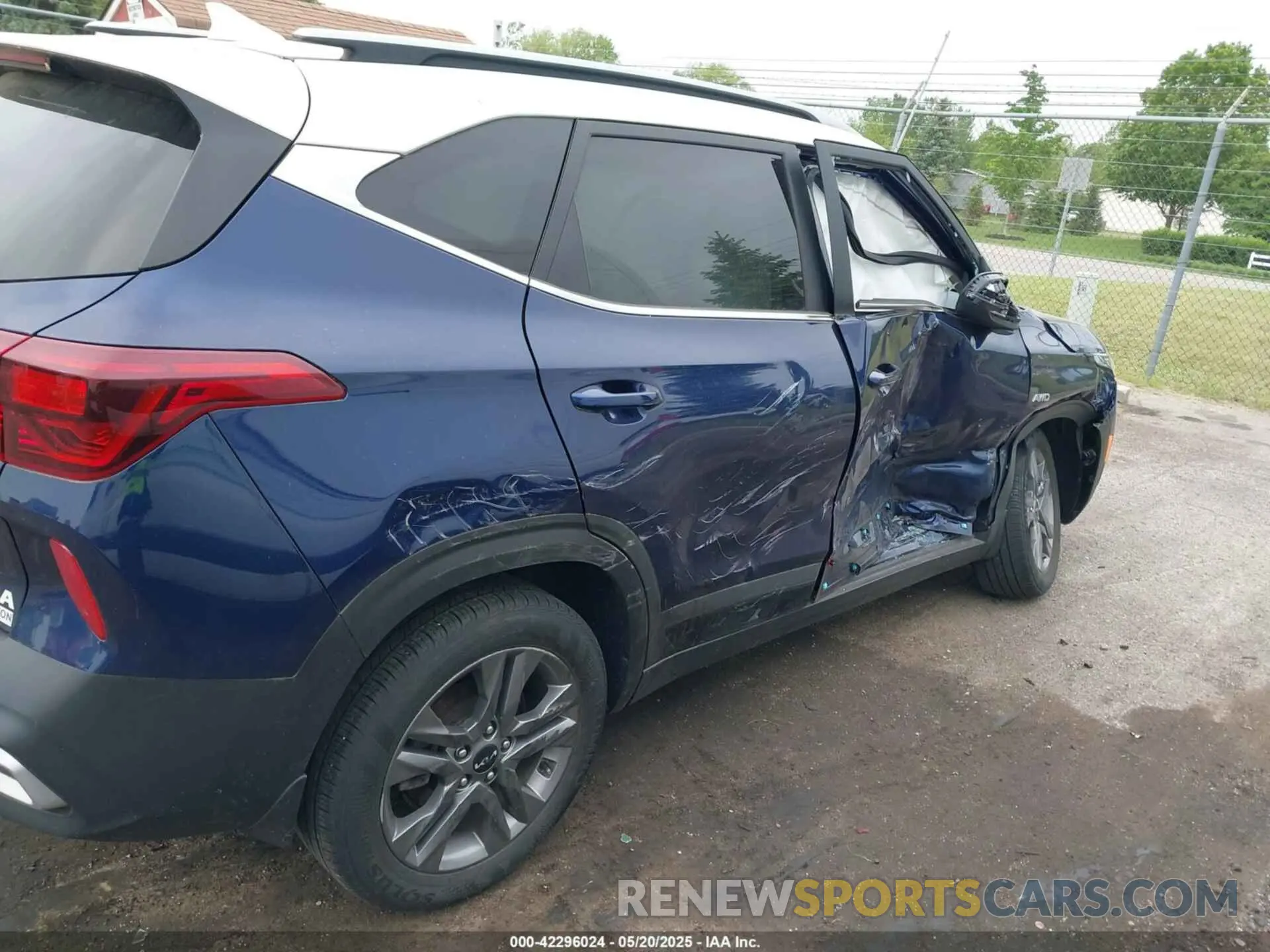 6 Photograph of a damaged car KNDEUCAAXN7305927 KIA SELTOS 2022