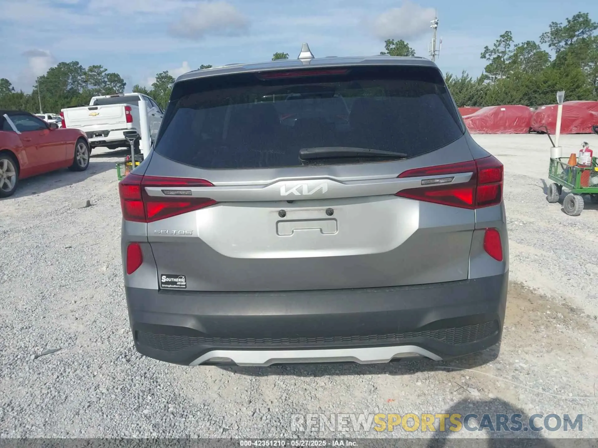 17 Photograph of a damaged car KNDEPCAA3P7393083 KIA SELTOS 2023