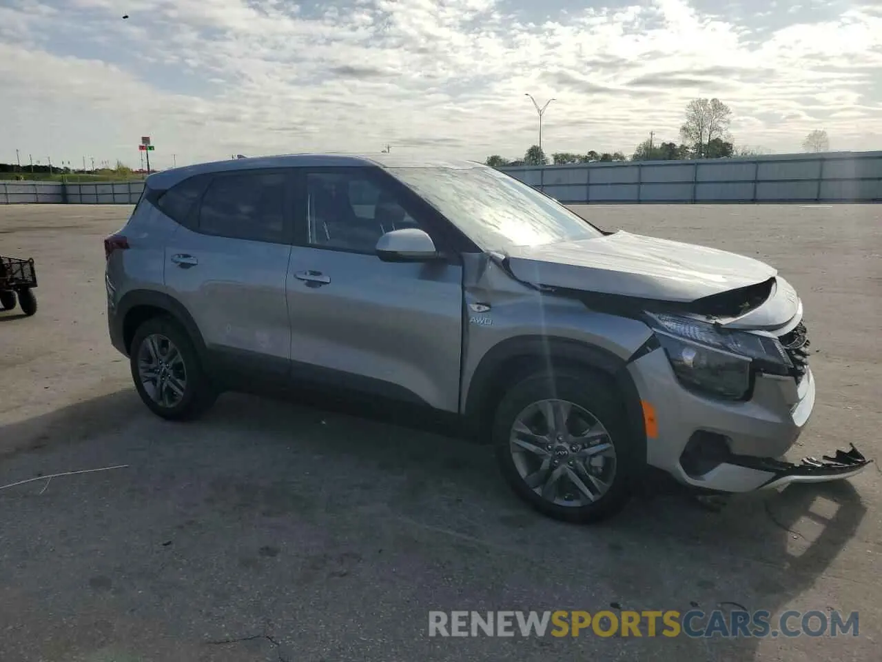 4 Photograph of a damaged car KNDEPCAA4P7427189 KIA SELTOS 2023