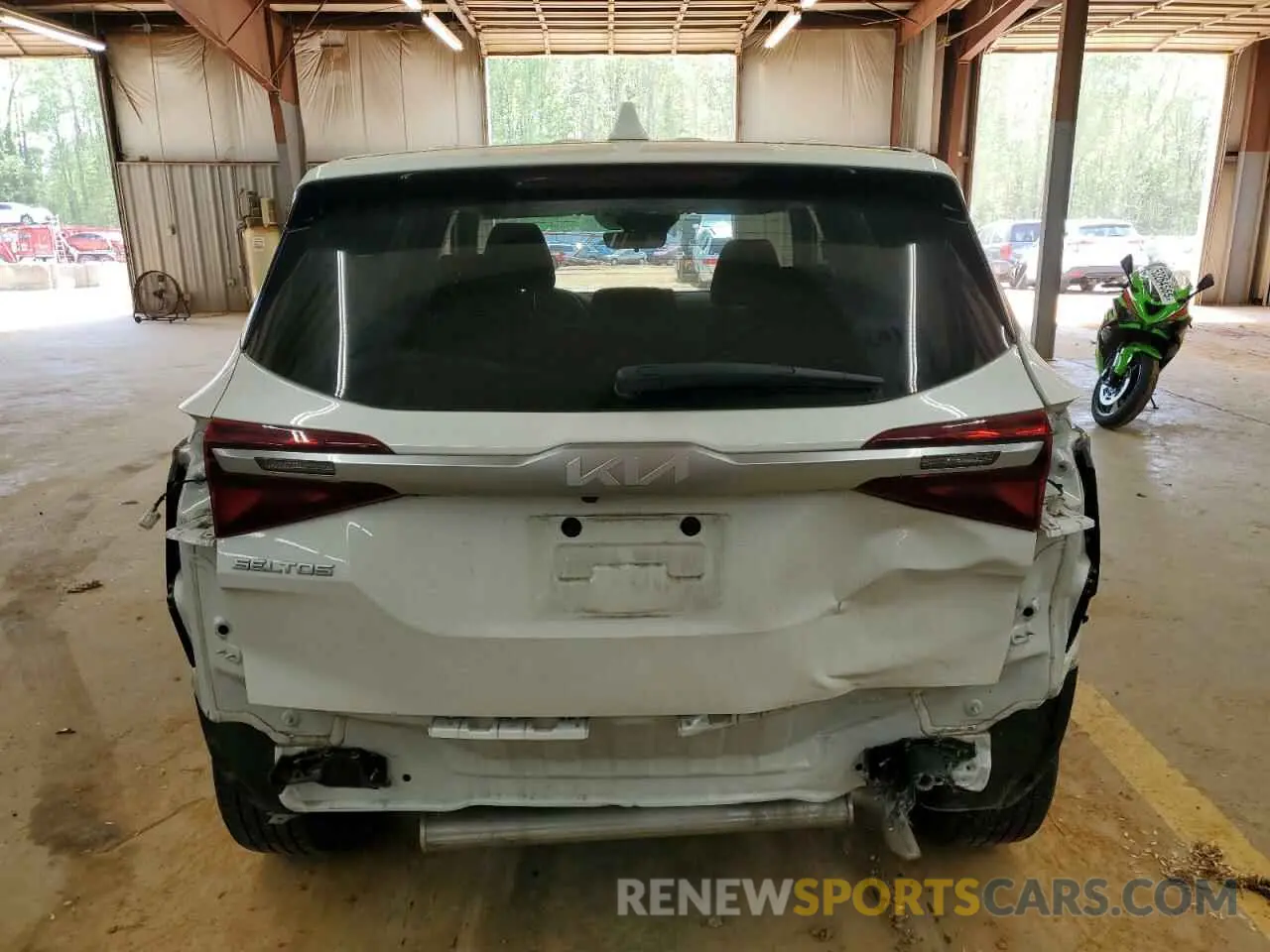 6 Photograph of a damaged car KNDEPCAA6P7362944 KIA SELTOS 2023