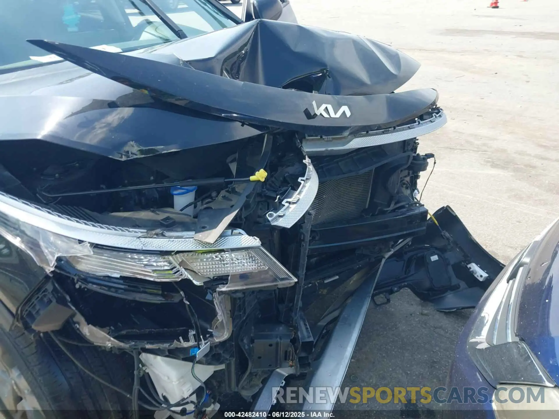6 Photograph of a damaged car KNDEPCAA9P7457143 KIA SELTOS 2023