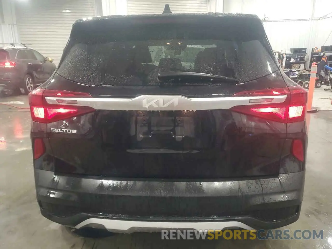 6 Photograph of a damaged car KNDEPCAAXP7432087 KIA SELTOS 2023
