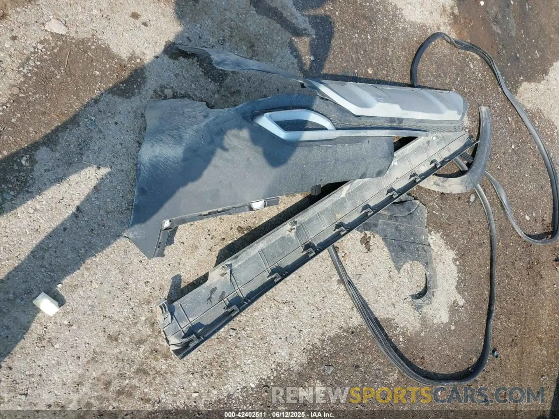 11 Photograph of a damaged car KNDERCAA0P7358205 KIA SELTOS 2023