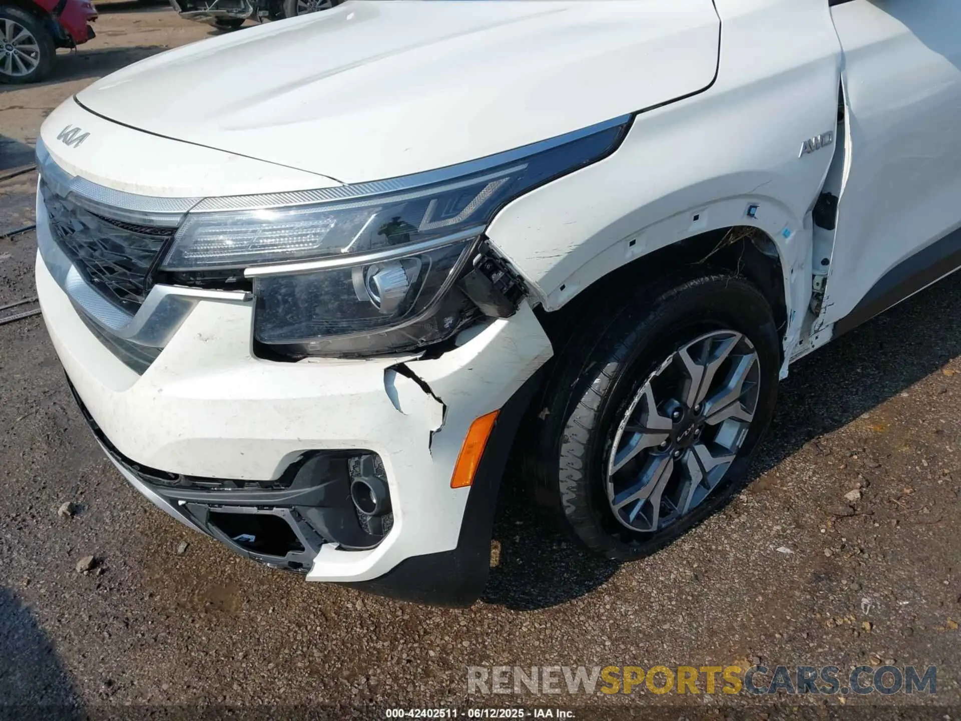 17 Photograph of a damaged car KNDERCAA0P7358205 KIA SELTOS 2023