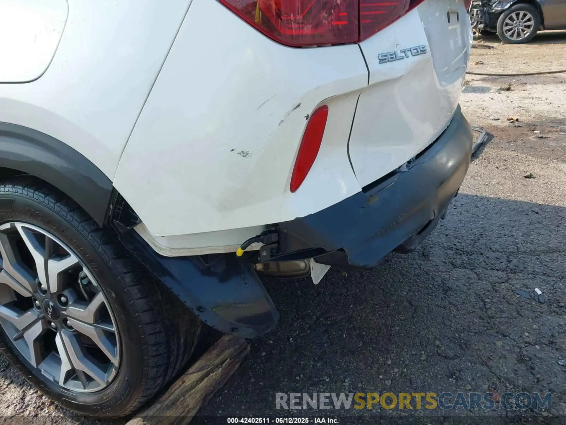 20 Photograph of a damaged car KNDERCAA0P7358205 KIA SELTOS 2023