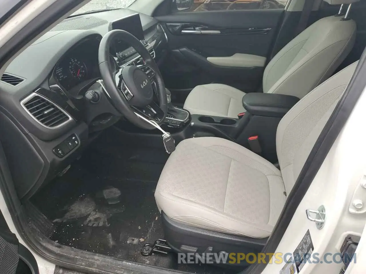 7 Photograph of a damaged car KNDERCAA0P7464587 KIA SELTOS 2023