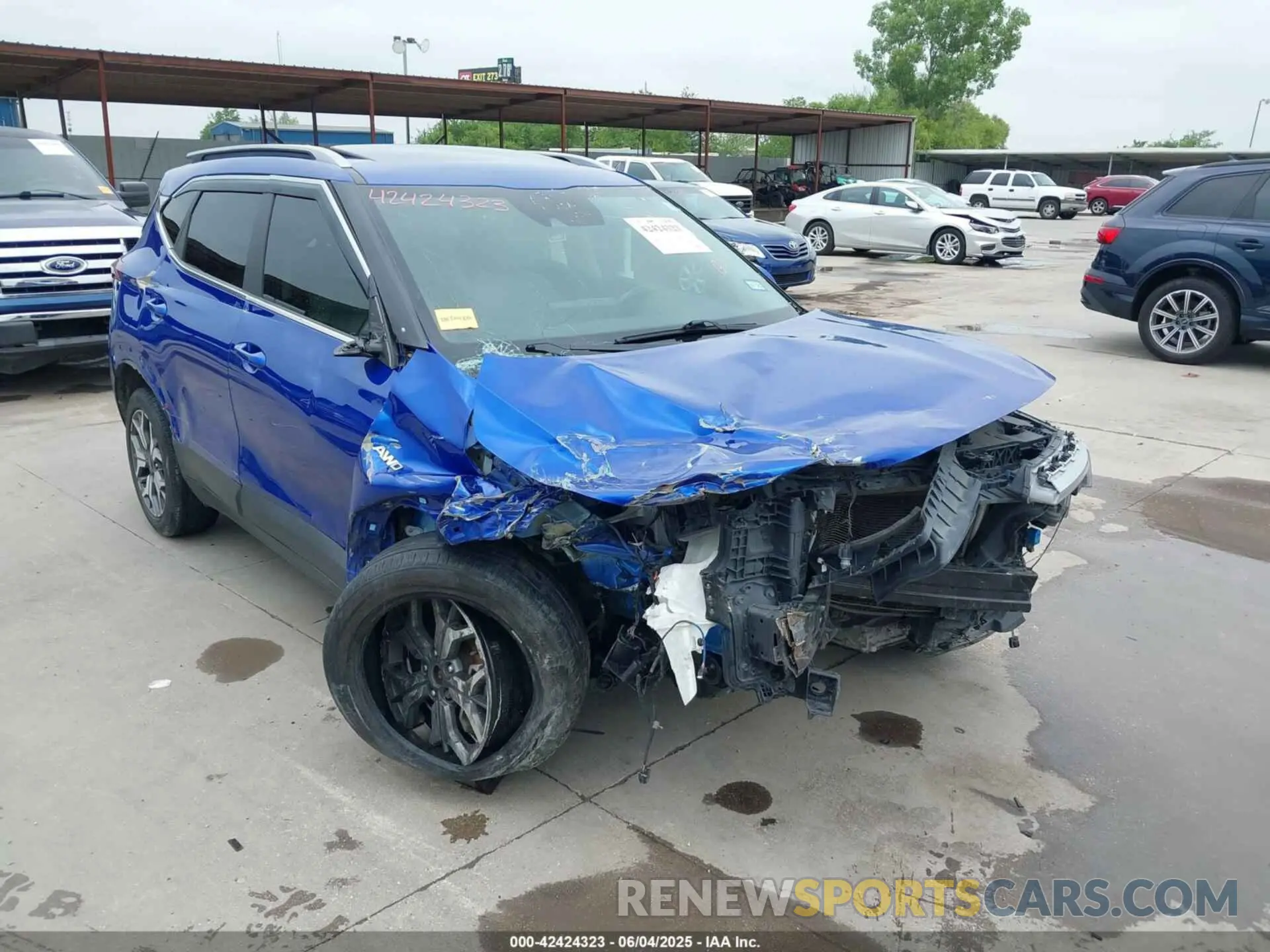 1 Photograph of a damaged car KNDERCAA9P7357022 KIA SELTOS 2023