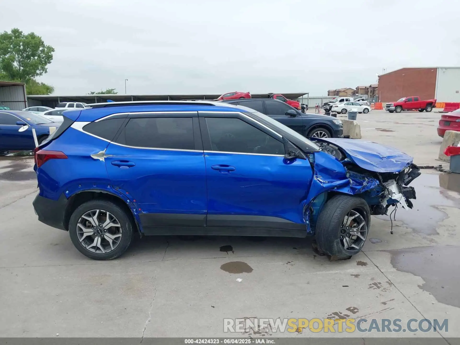 13 Photograph of a damaged car KNDERCAA9P7357022 KIA SELTOS 2023